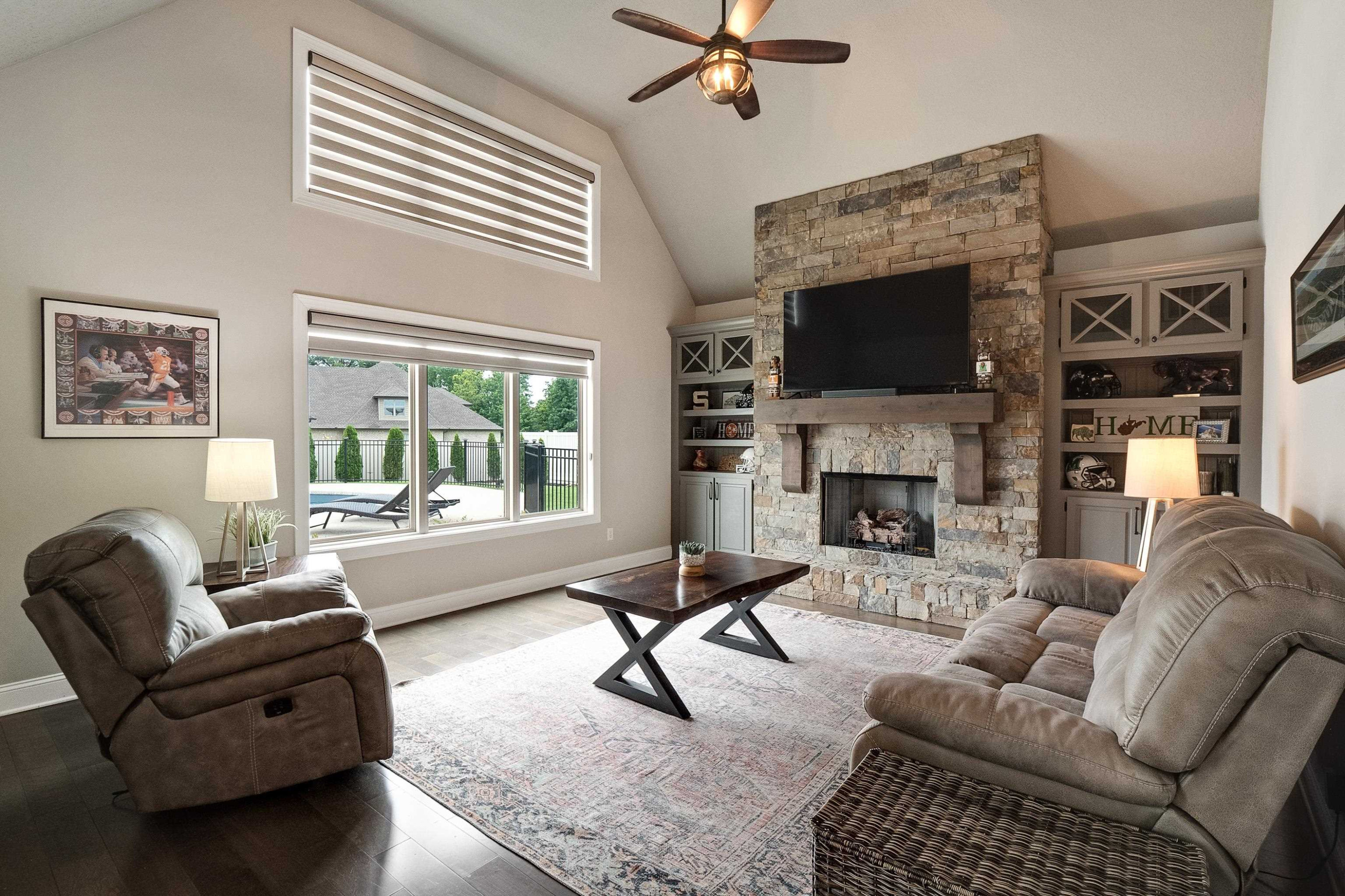 6 Winslow Cove