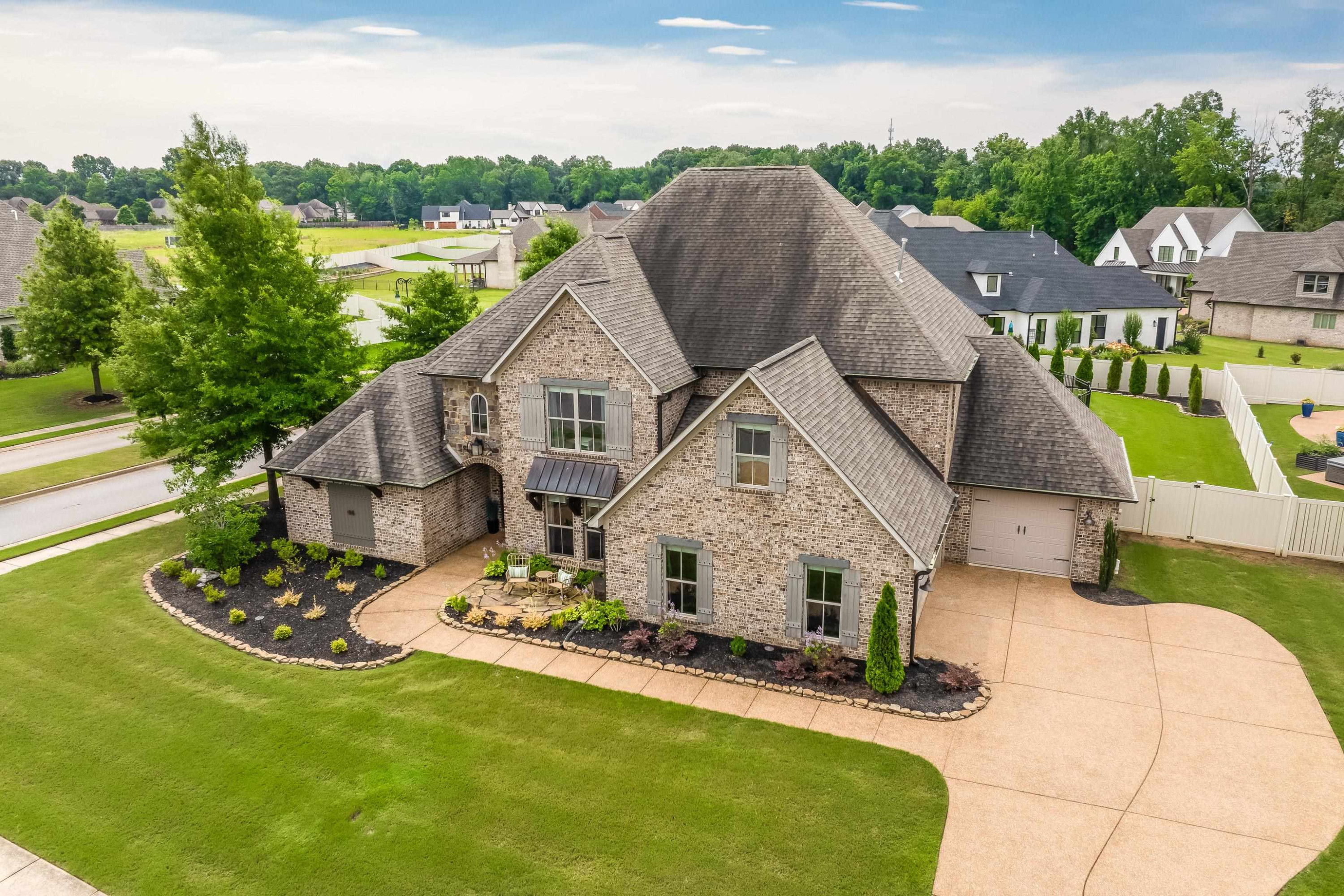 6 Winslow Cove