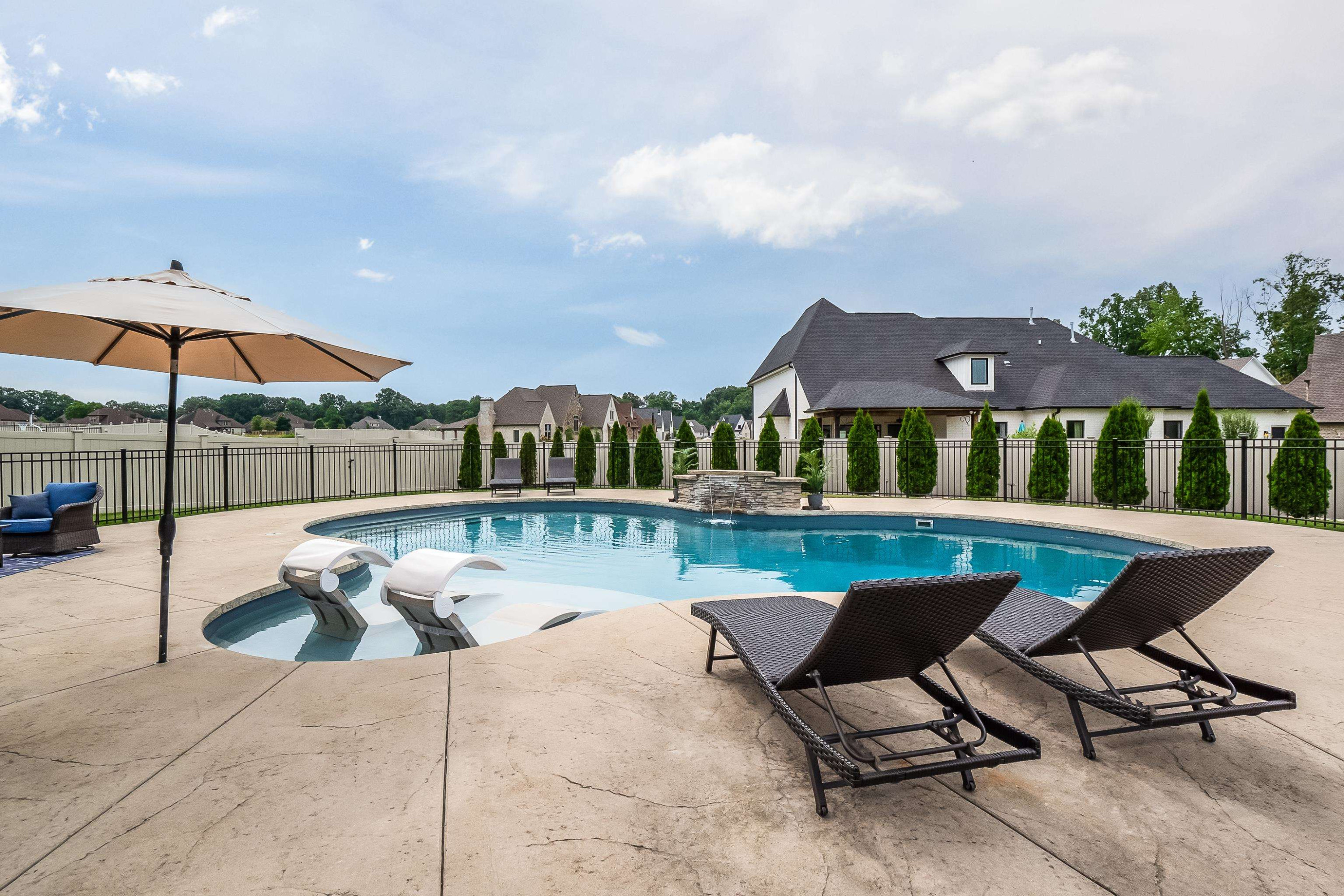 6 Winslow Cove