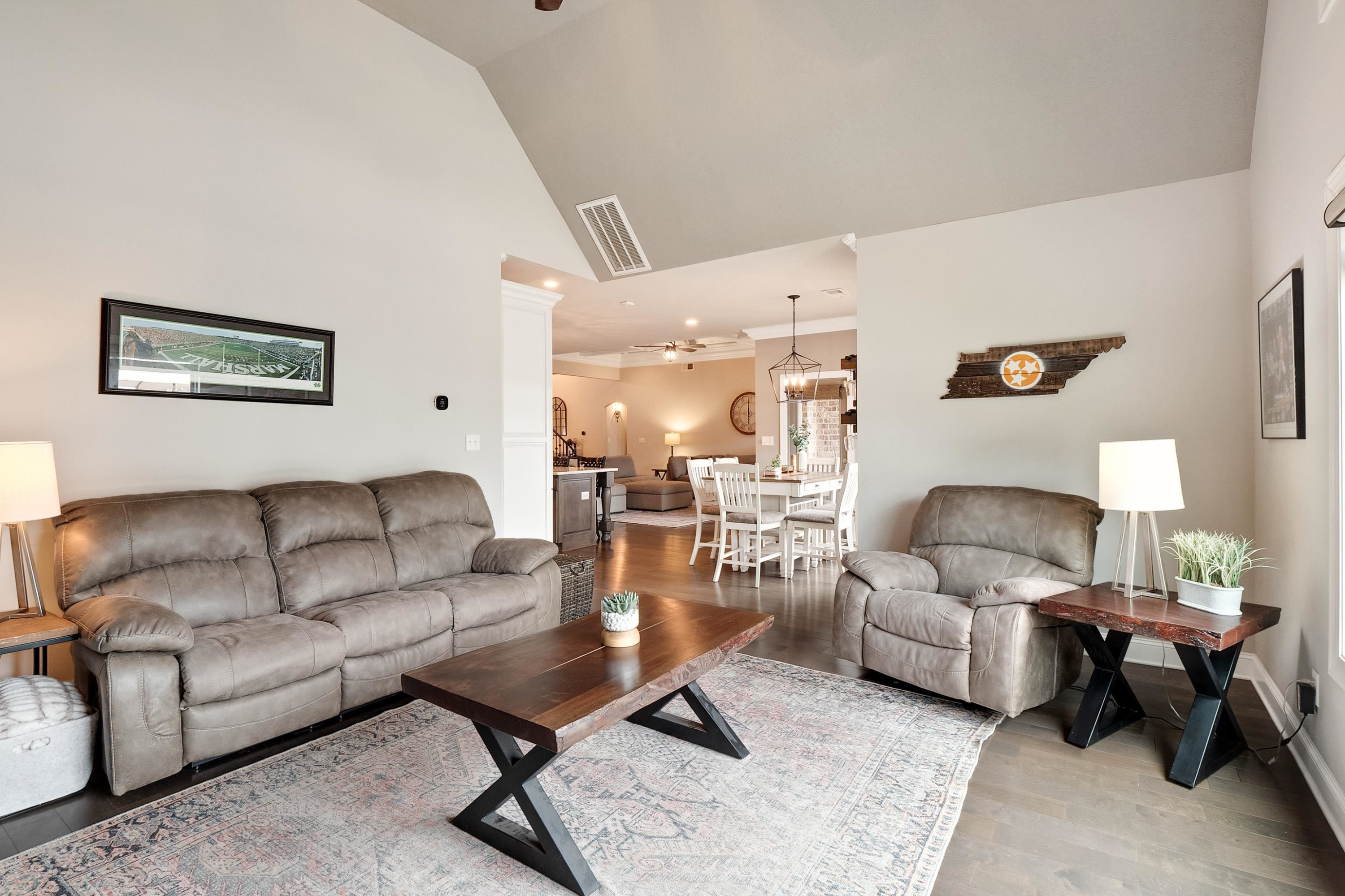 6 Winslow Cove