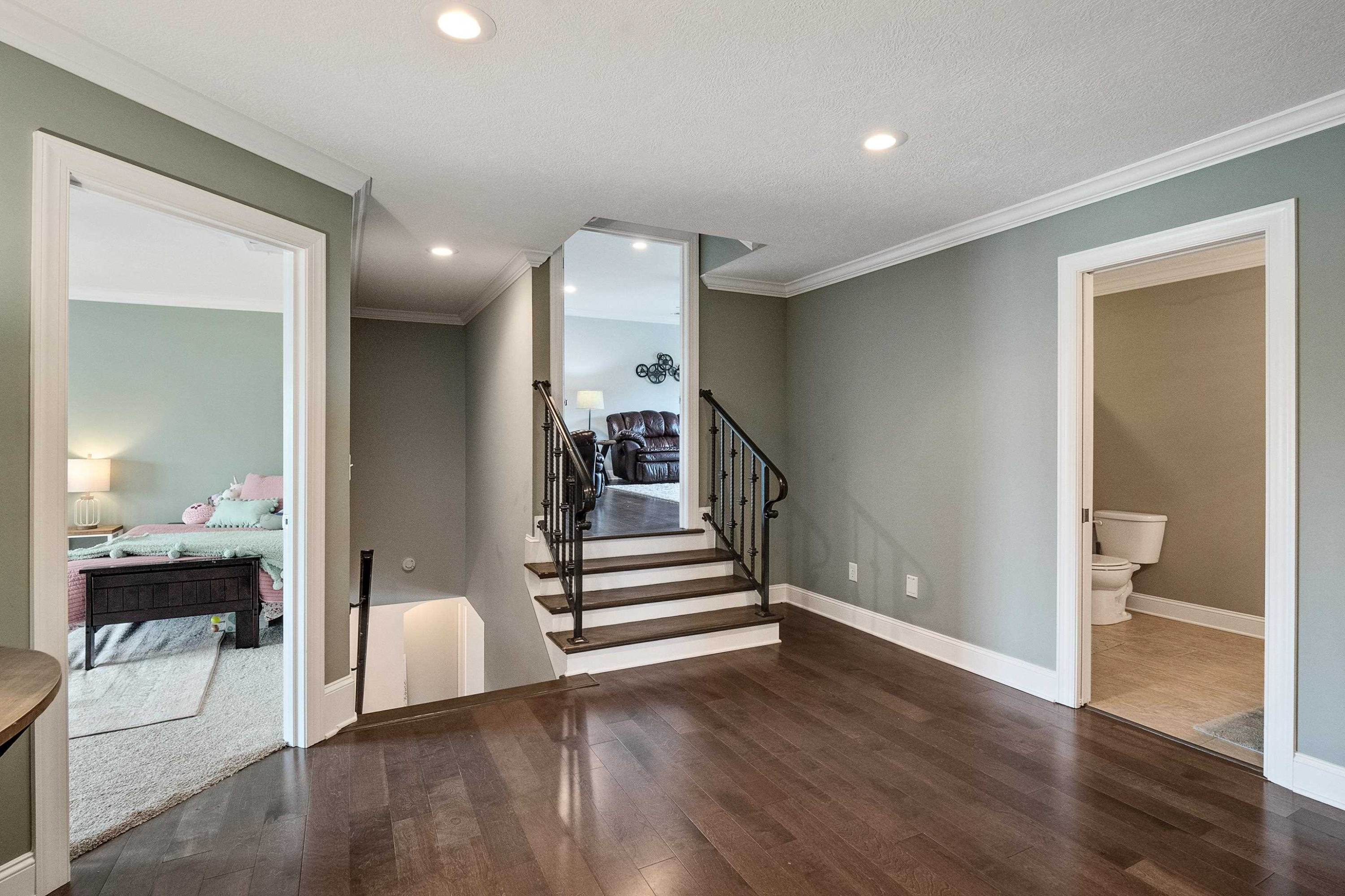 6 Winslow Cove