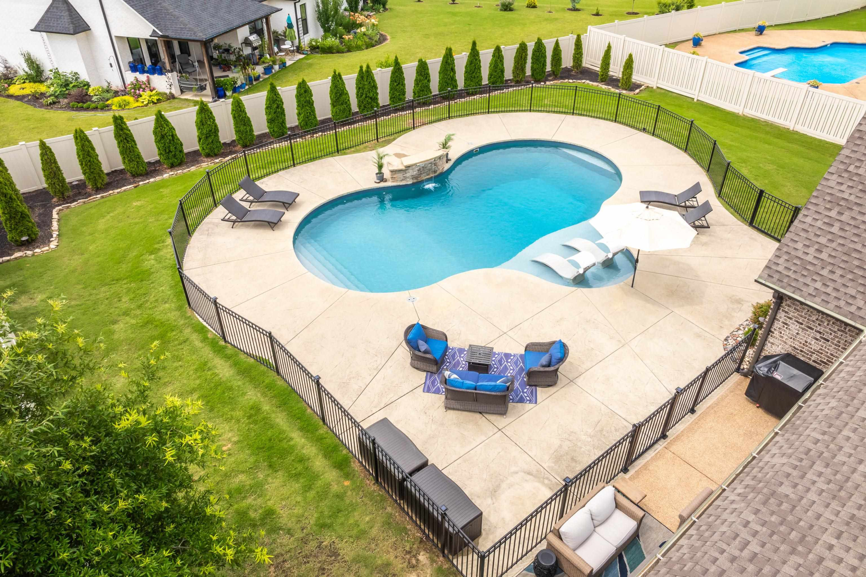 6 Winslow Cove