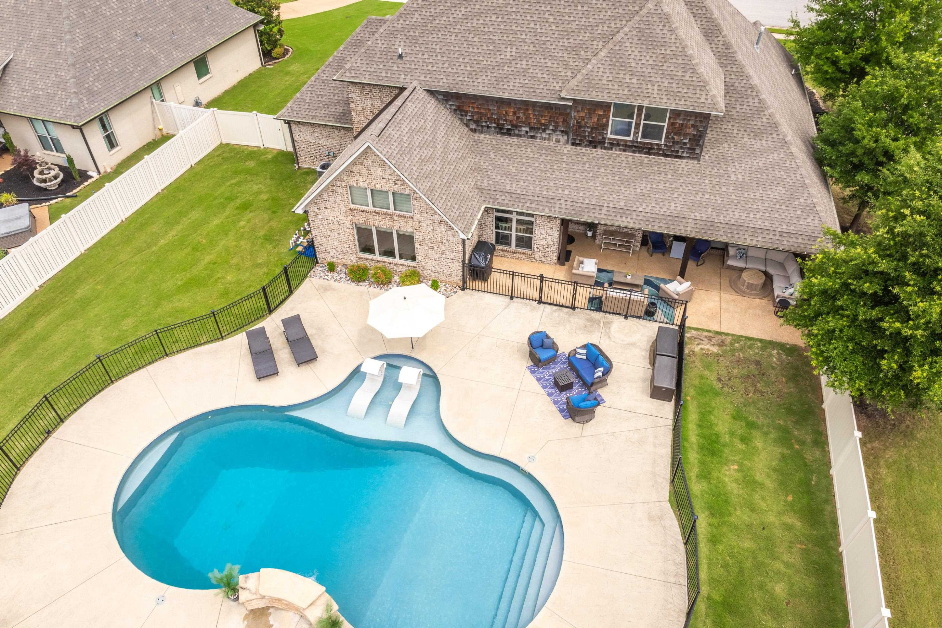 6 Winslow Cove