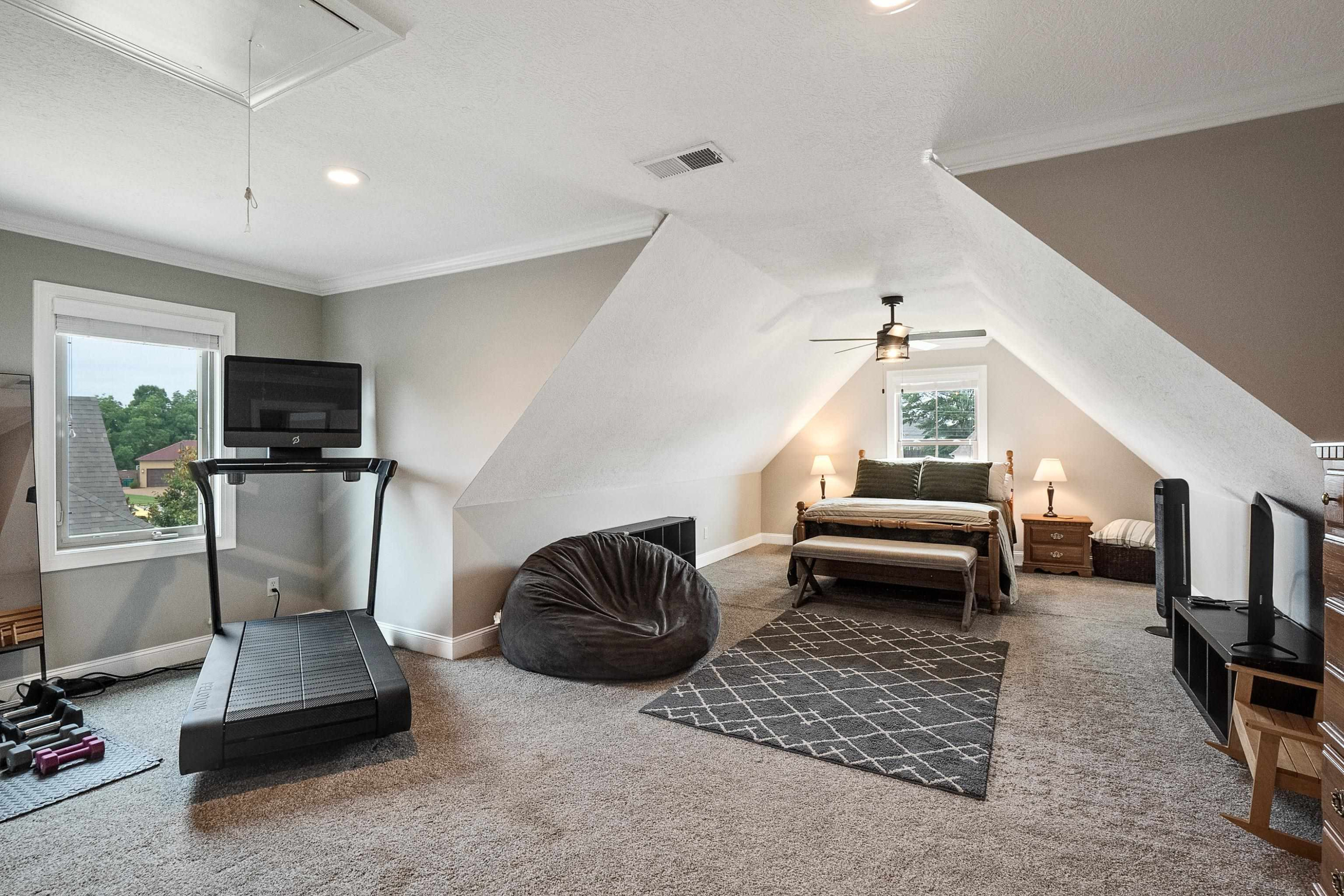 6 Winslow Cove