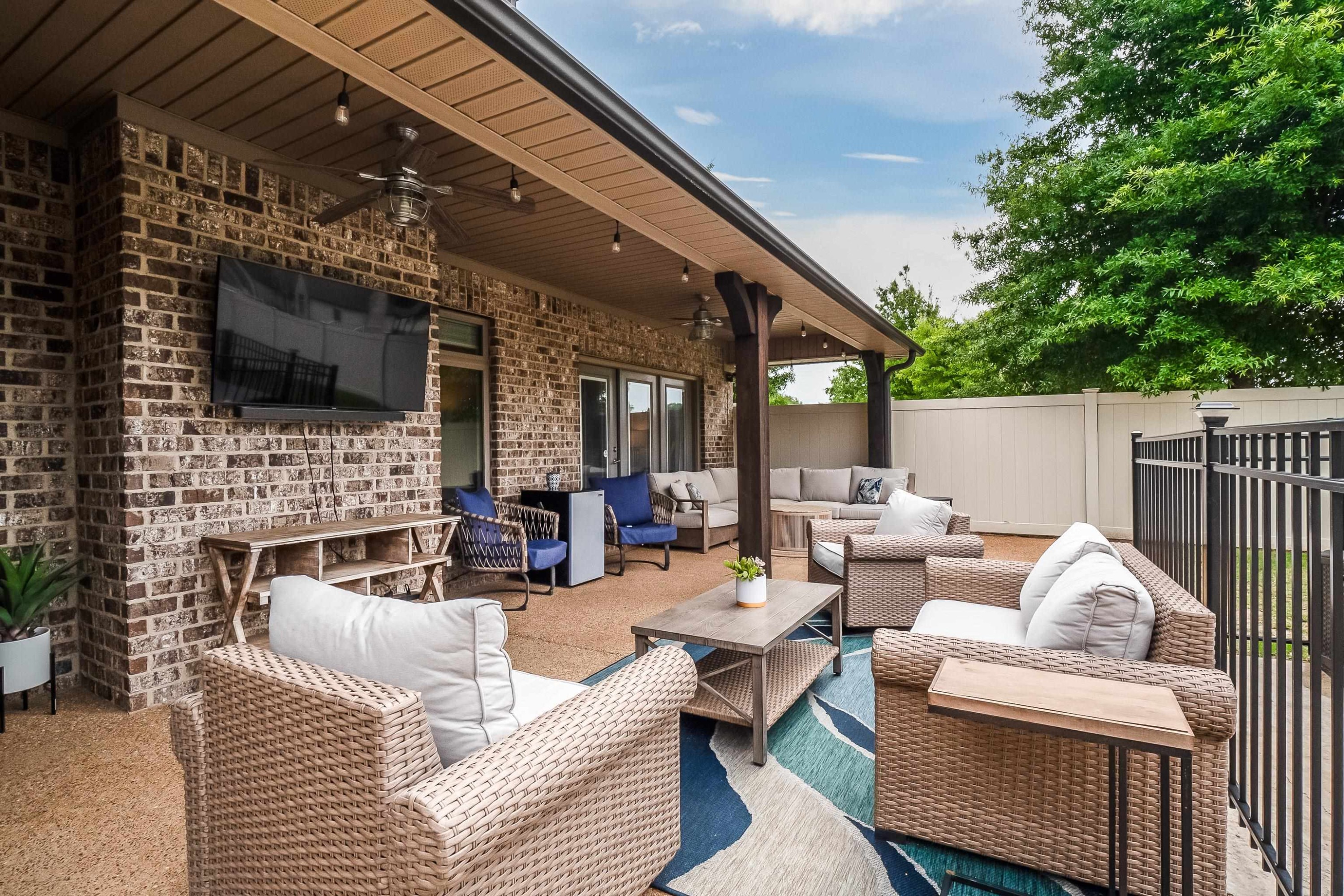 6 Winslow Cove