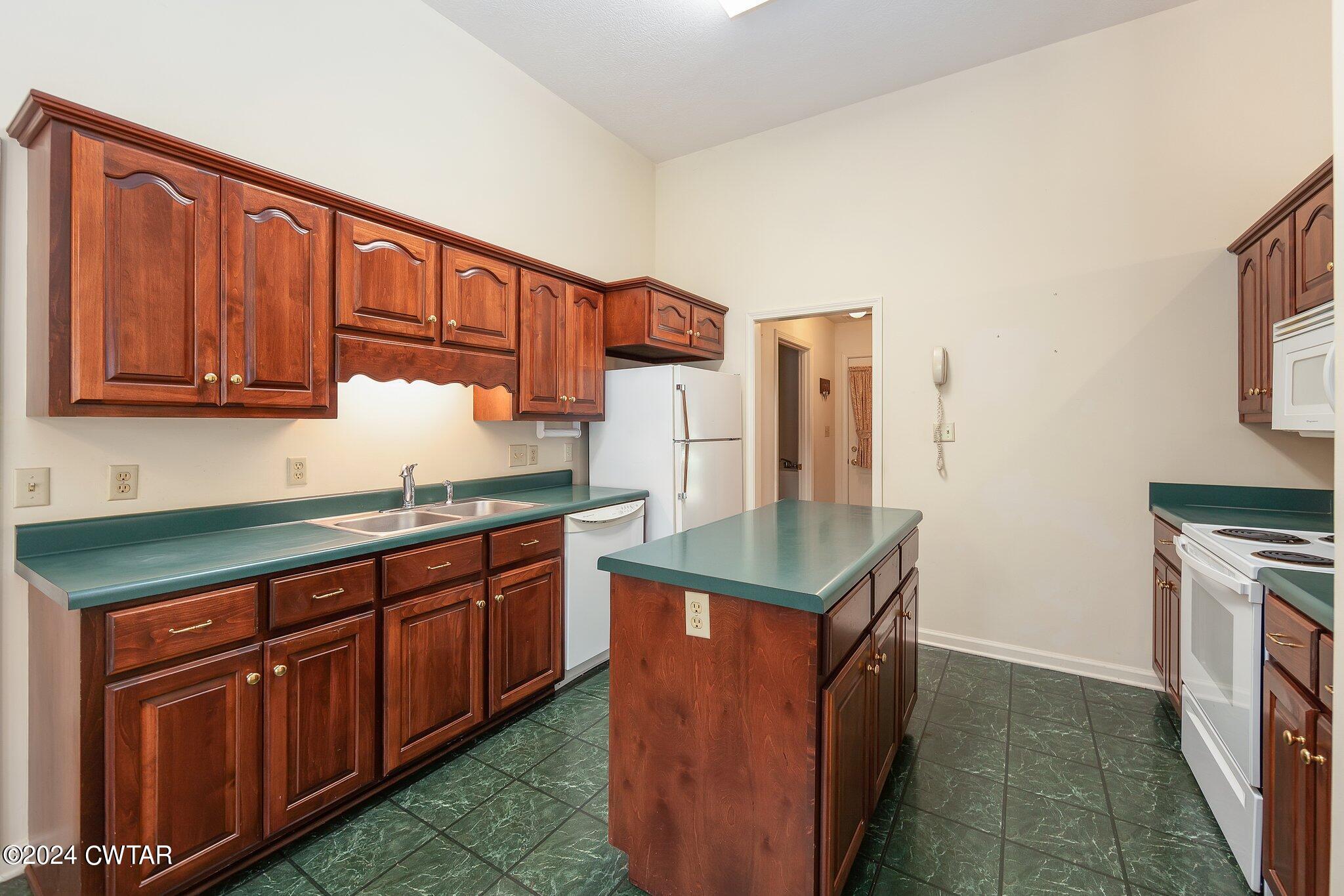 24 Summerview Drive