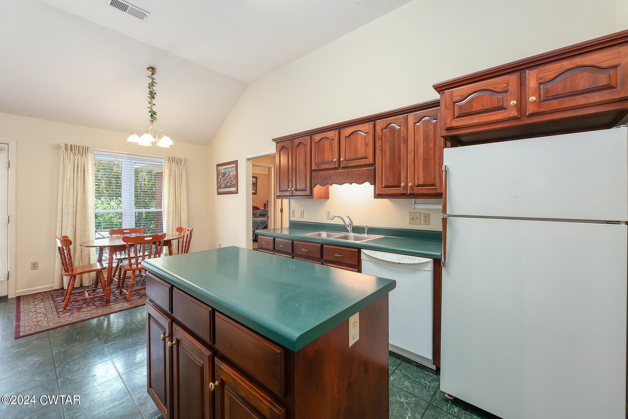 24 Summerview Drive