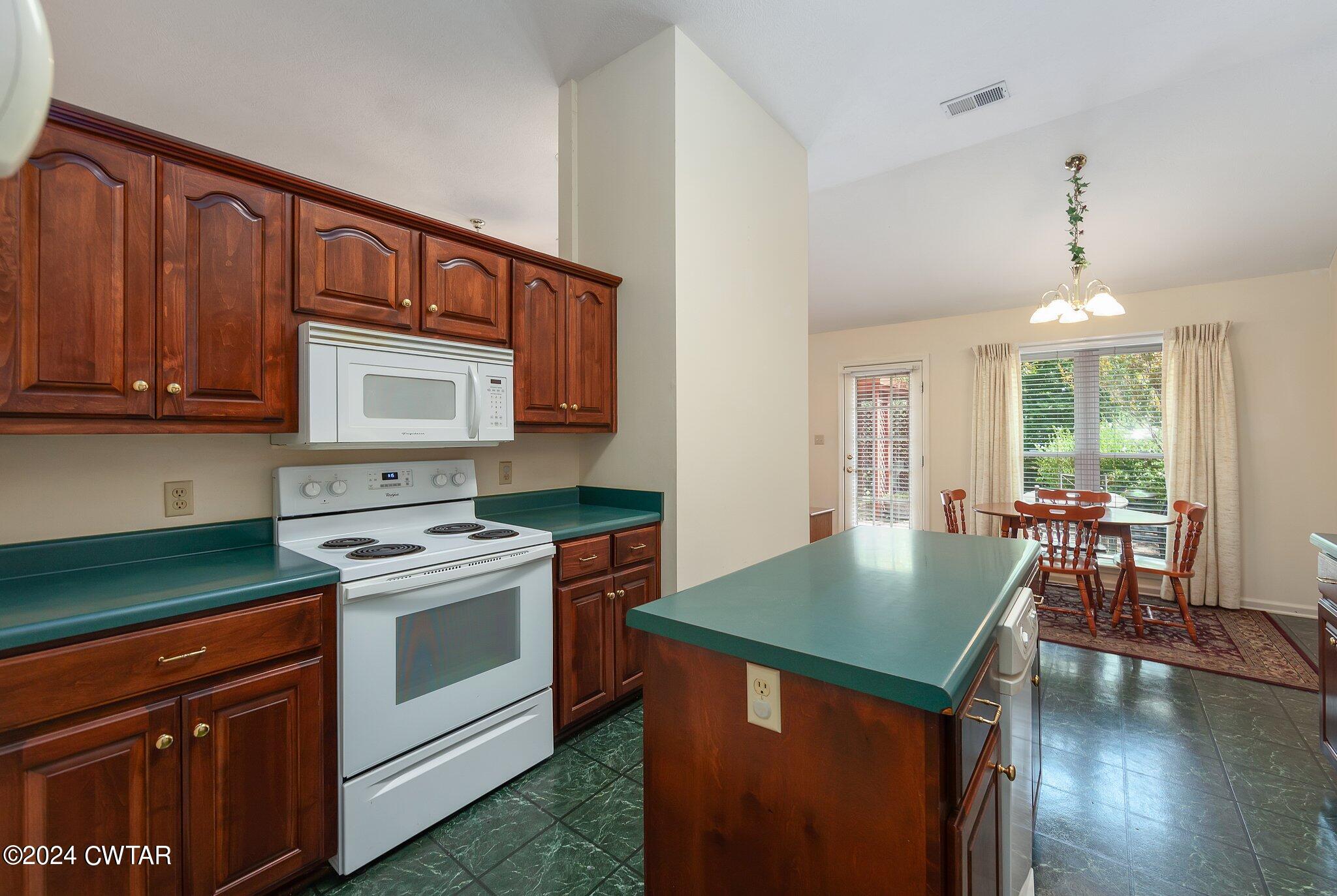 24 Summerview Drive