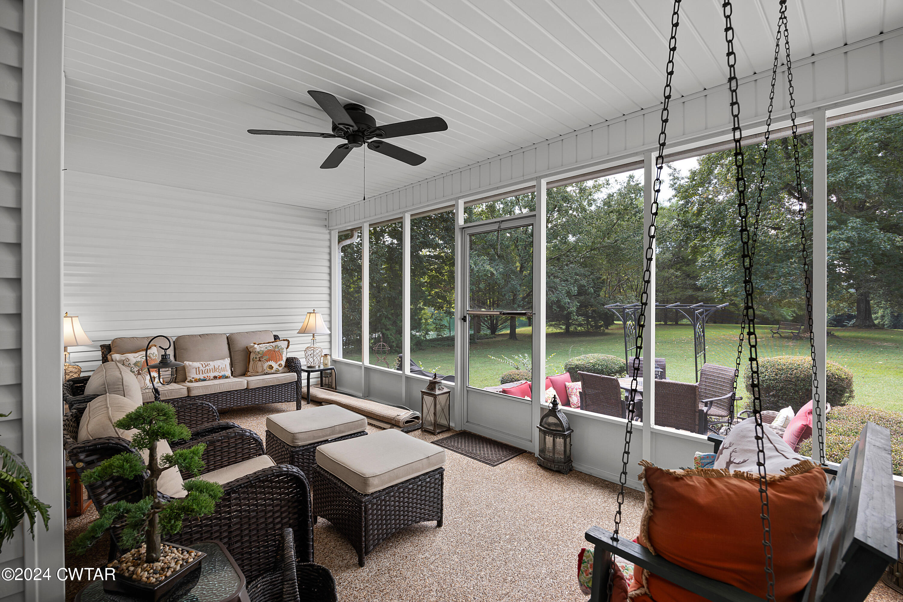 180 Lakewood Drive E