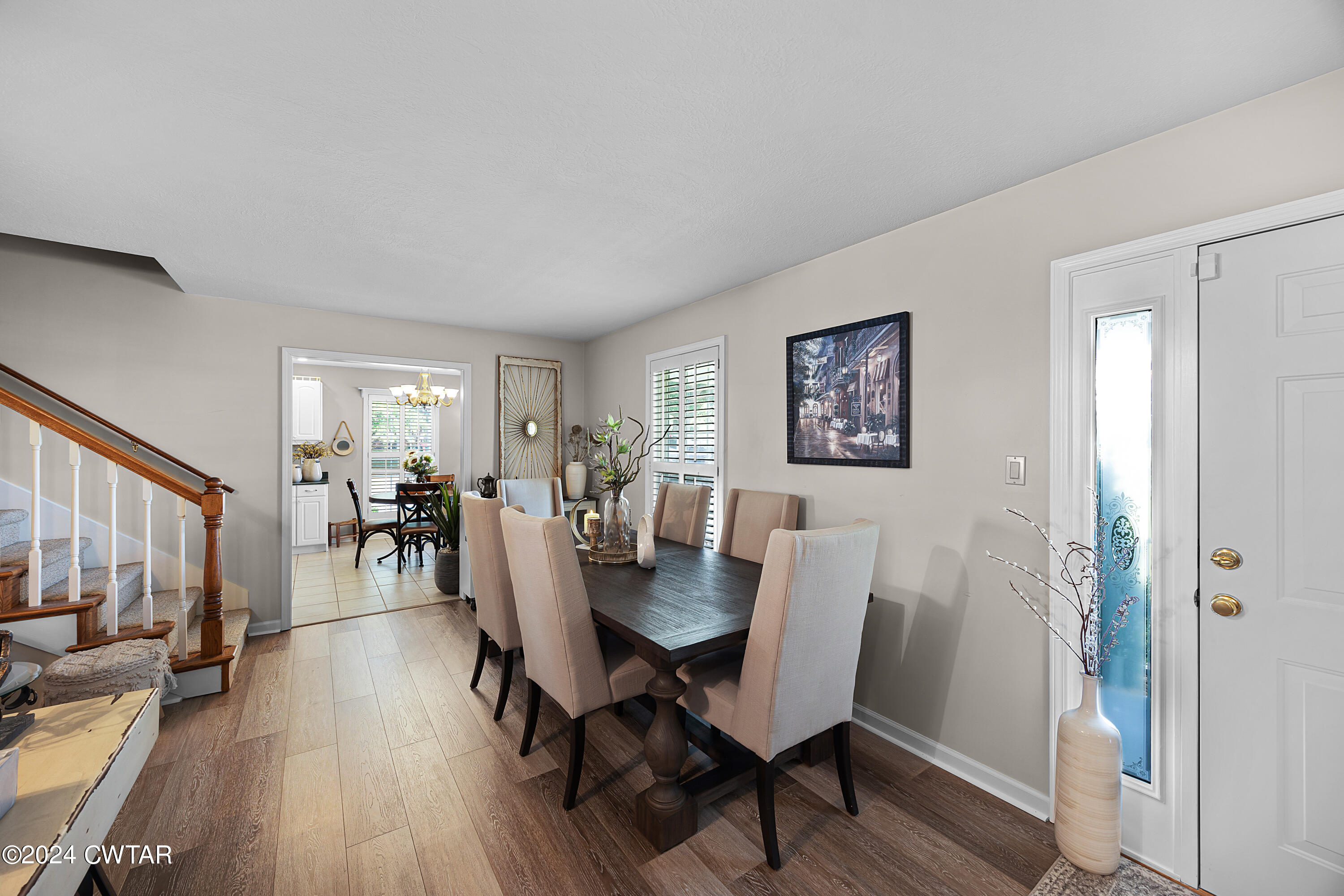 180 Lakewood Drive E