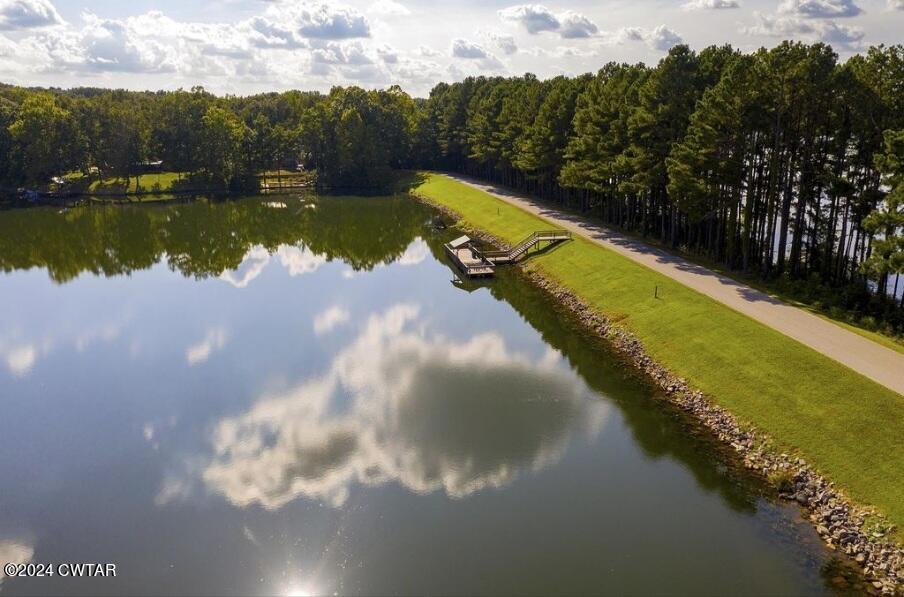 180 Lakewood Drive E