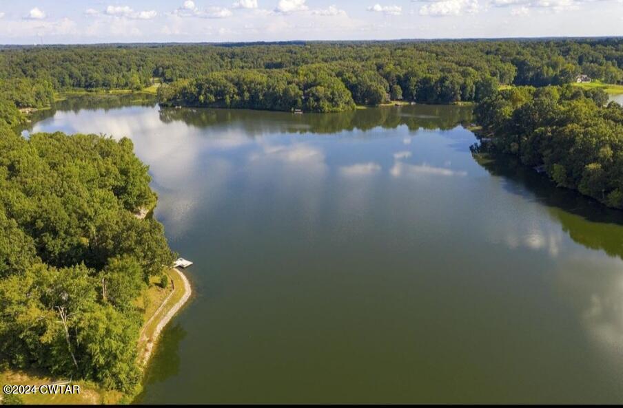 180 Lakewood Drive E