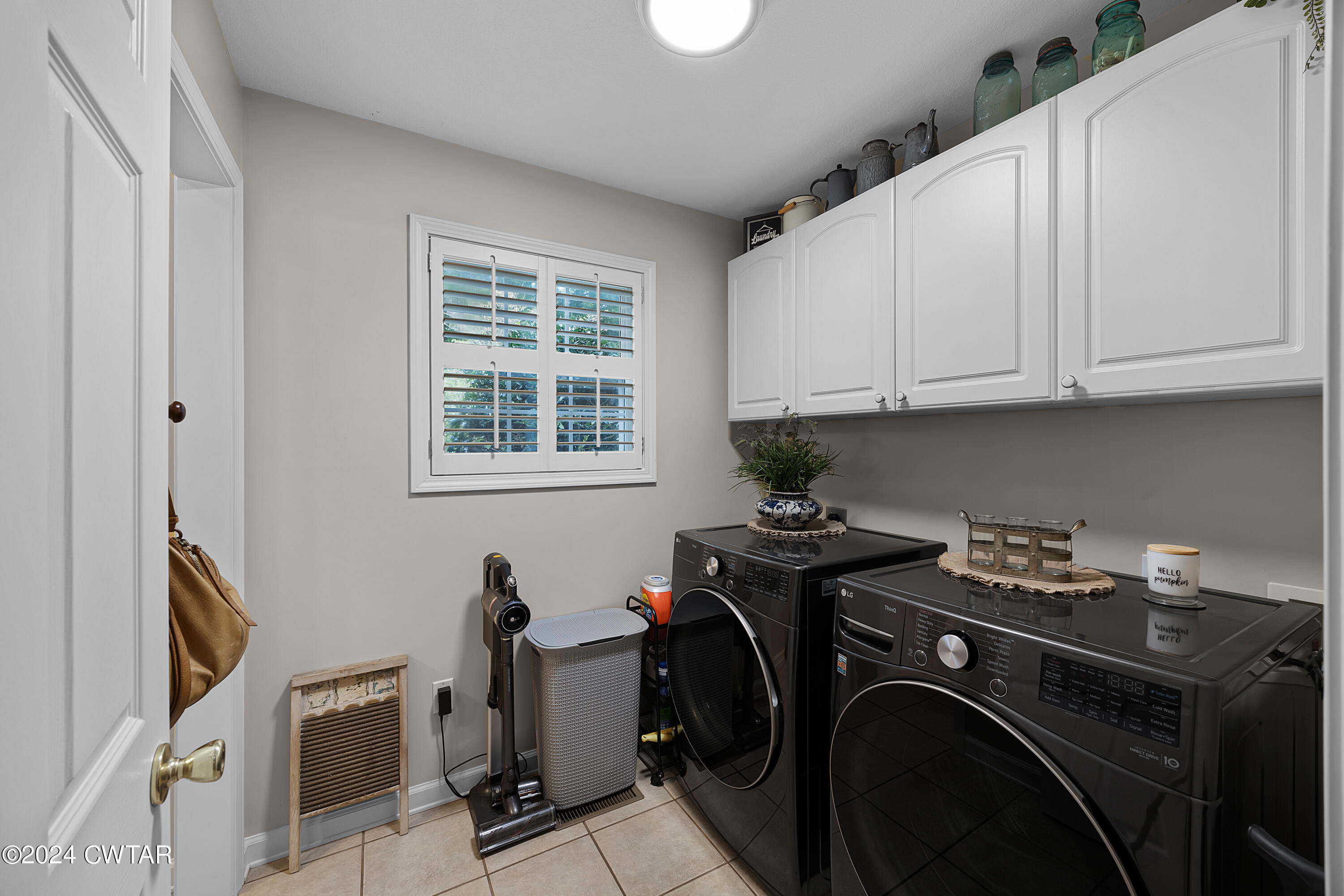 180 Lakewood Drive E