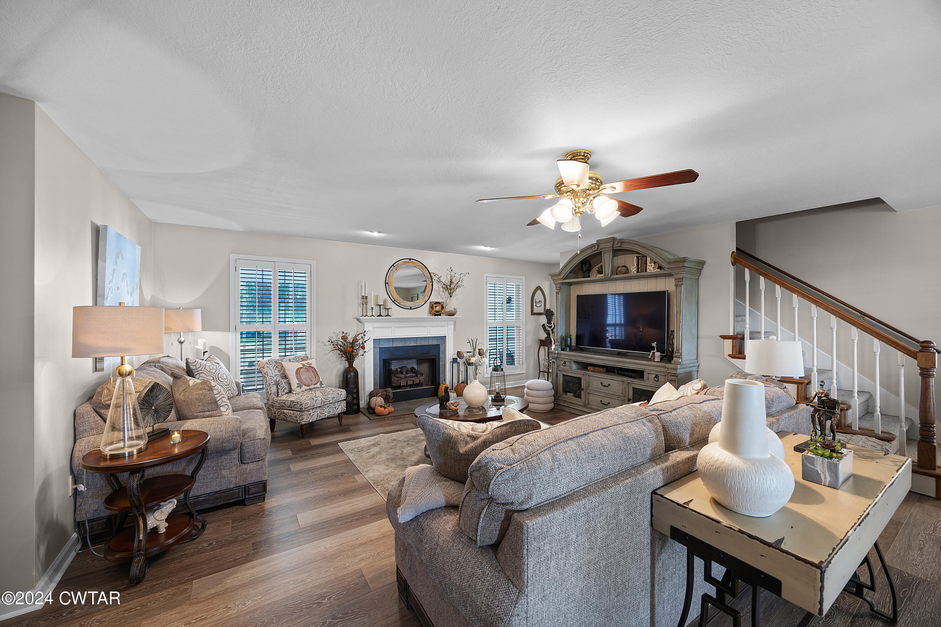 180 Lakewood Drive E