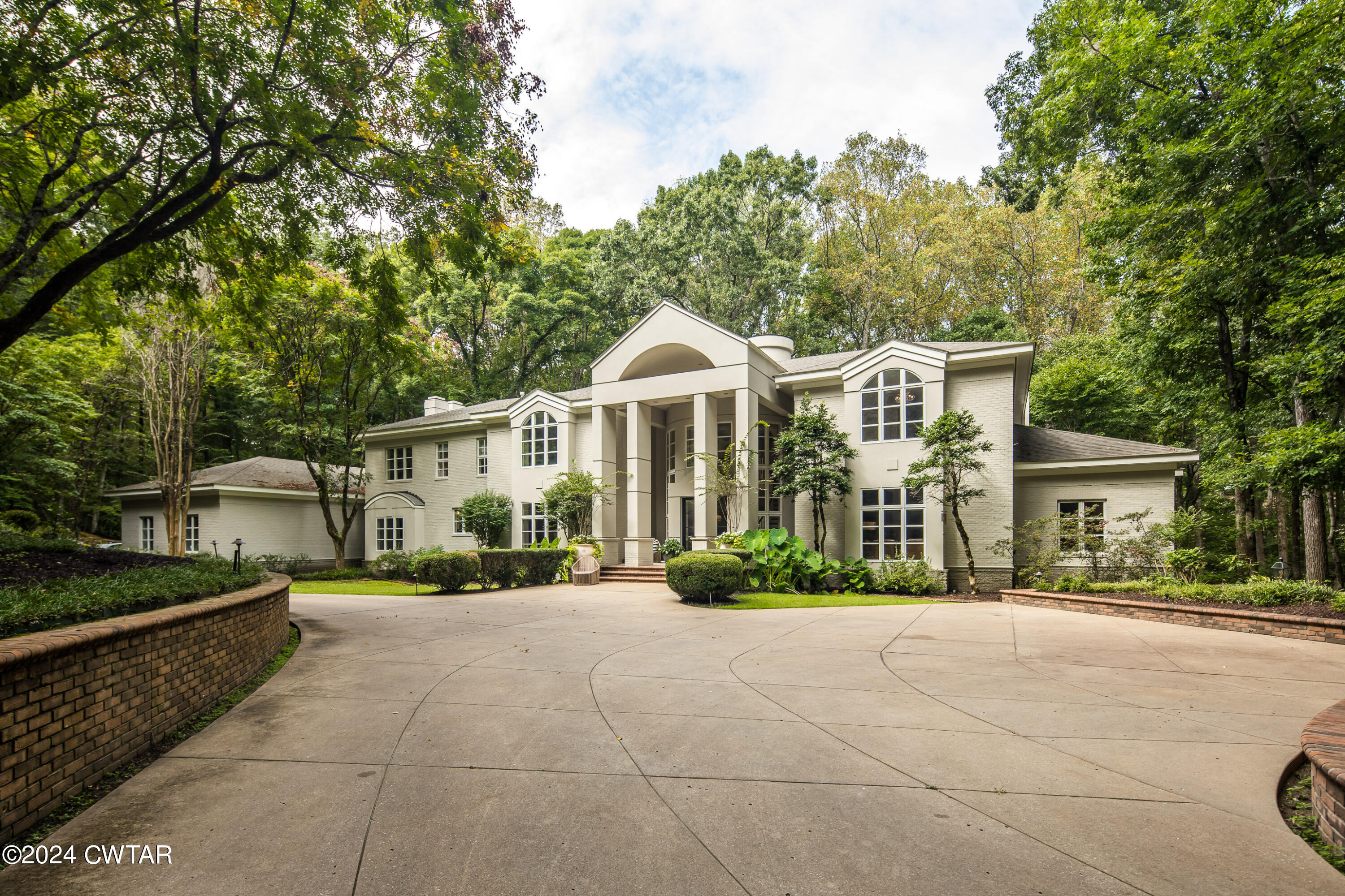 9 Windwood Drive