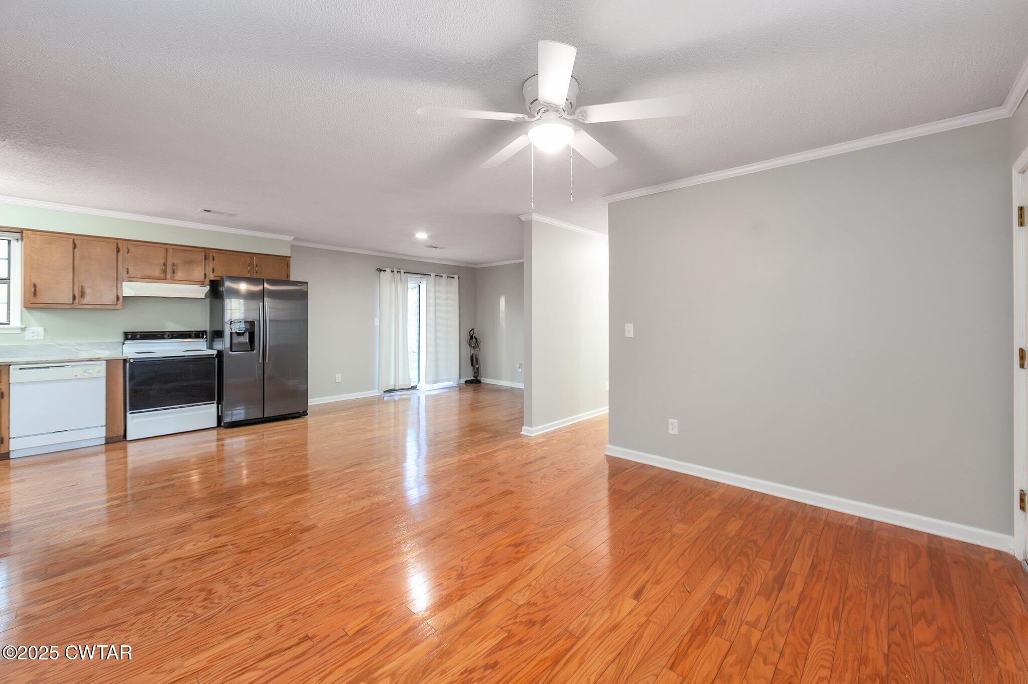 619 Blue Bonnett Lane