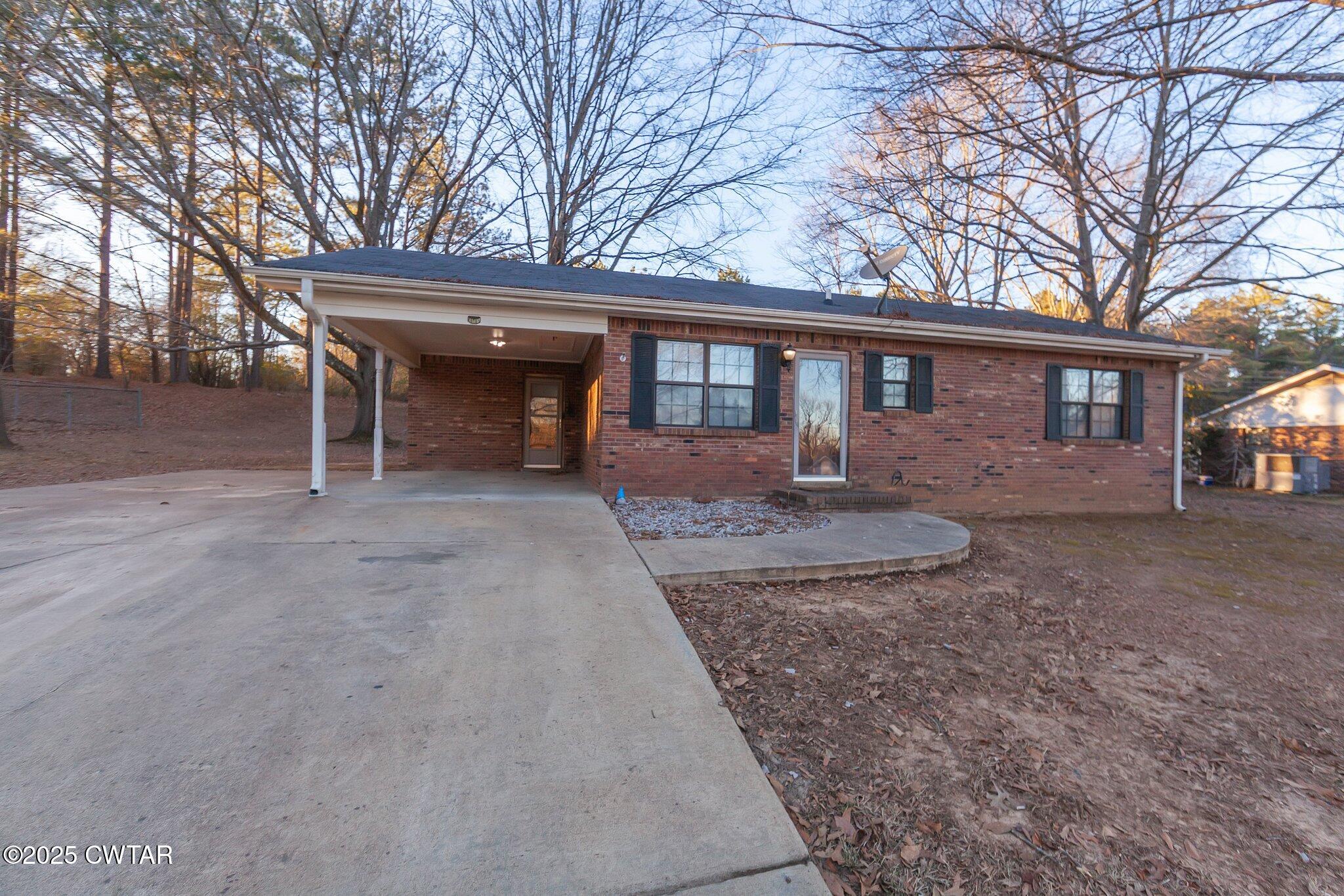 619 Blue Bonnett Lane