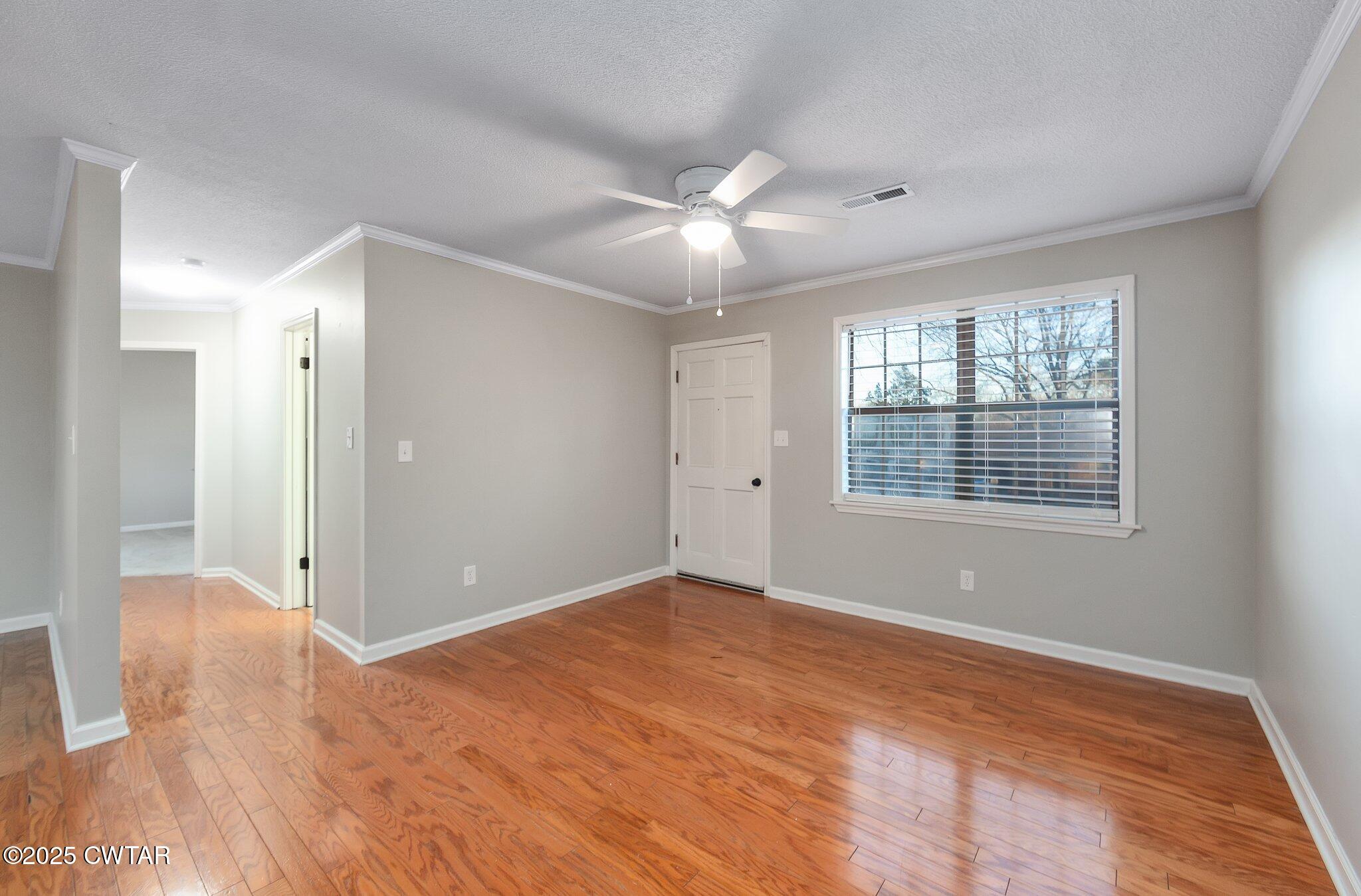 619 Blue Bonnett Lane