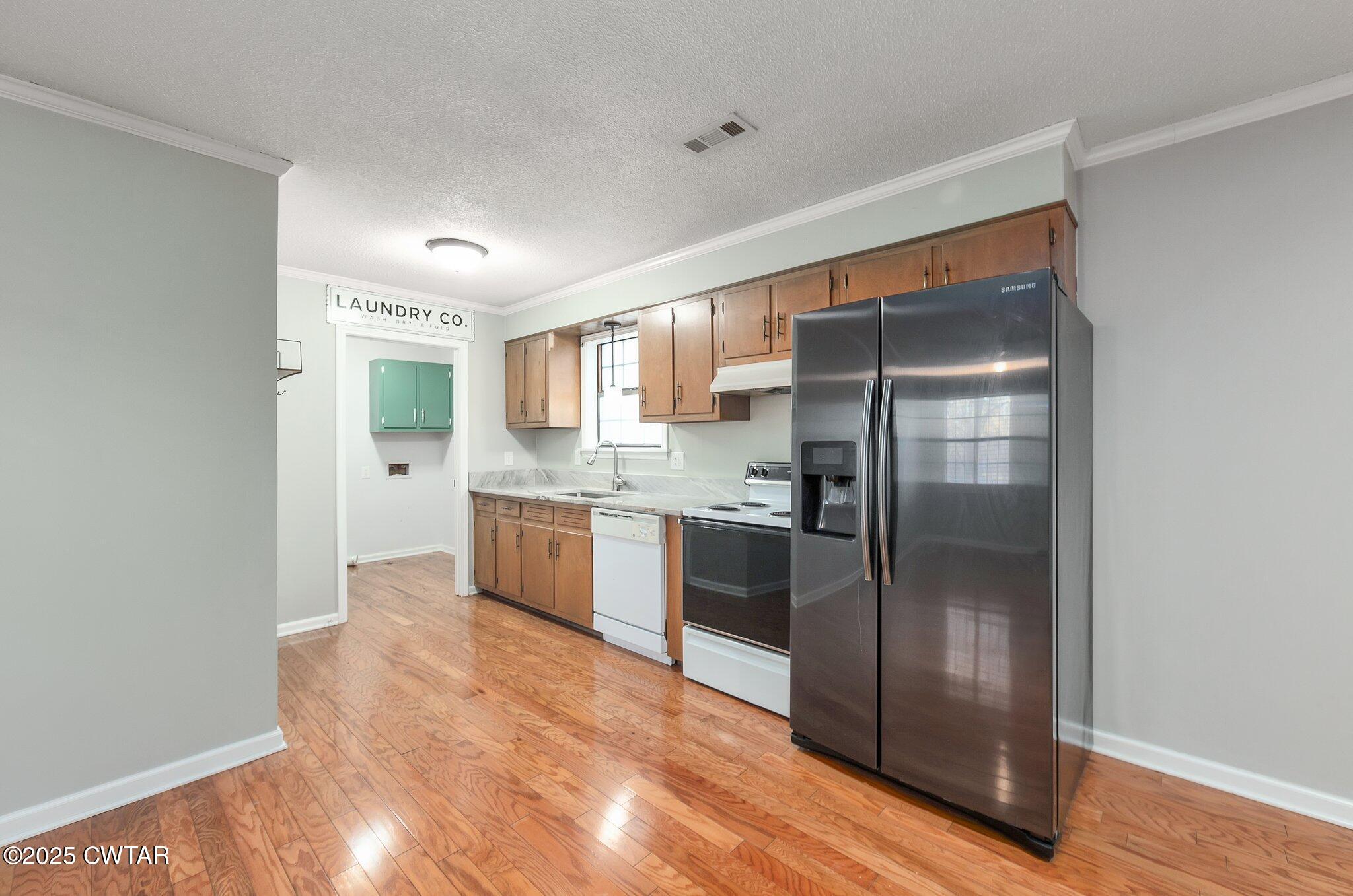 619 Blue Bonnett Lane