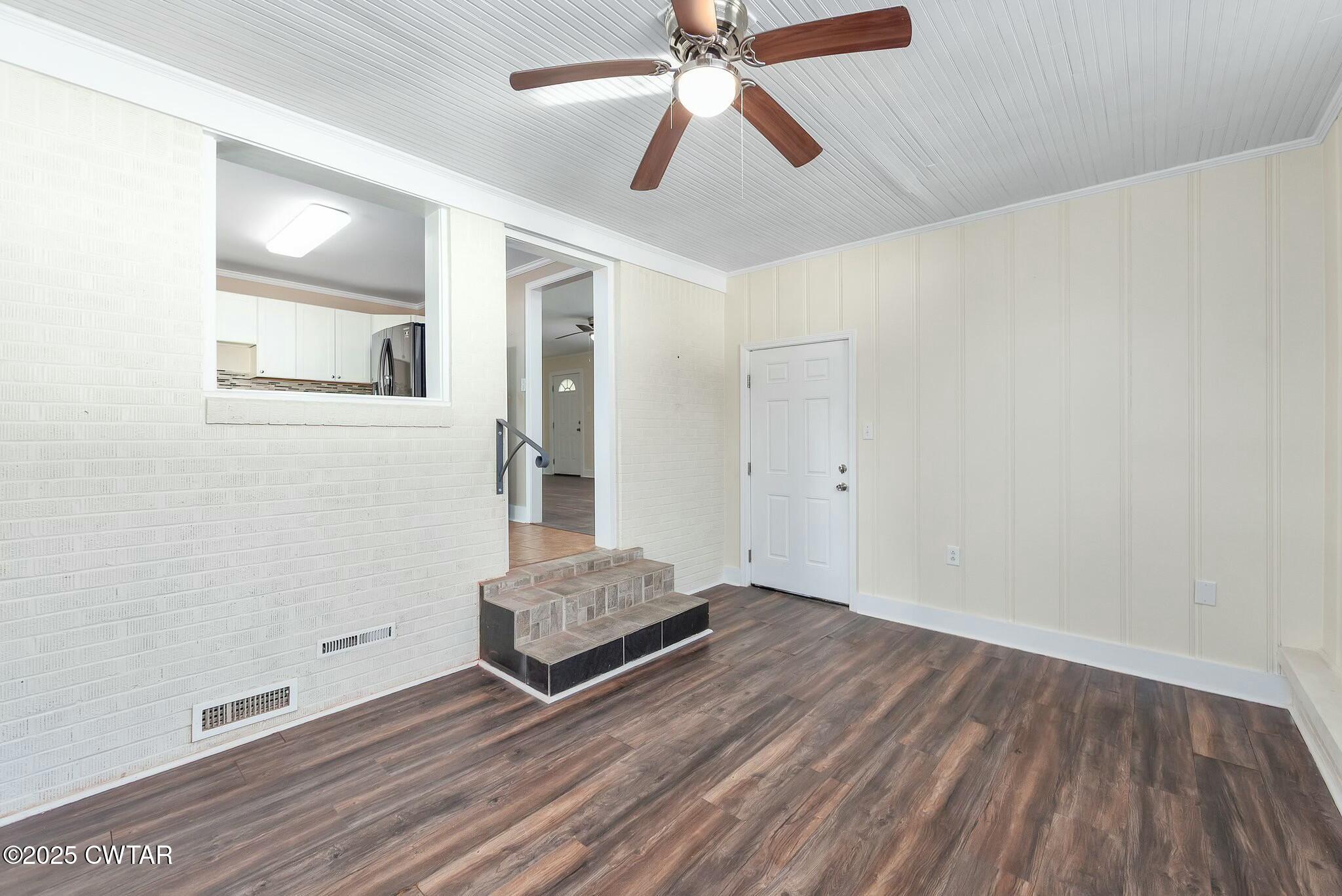 1614 Elm Street