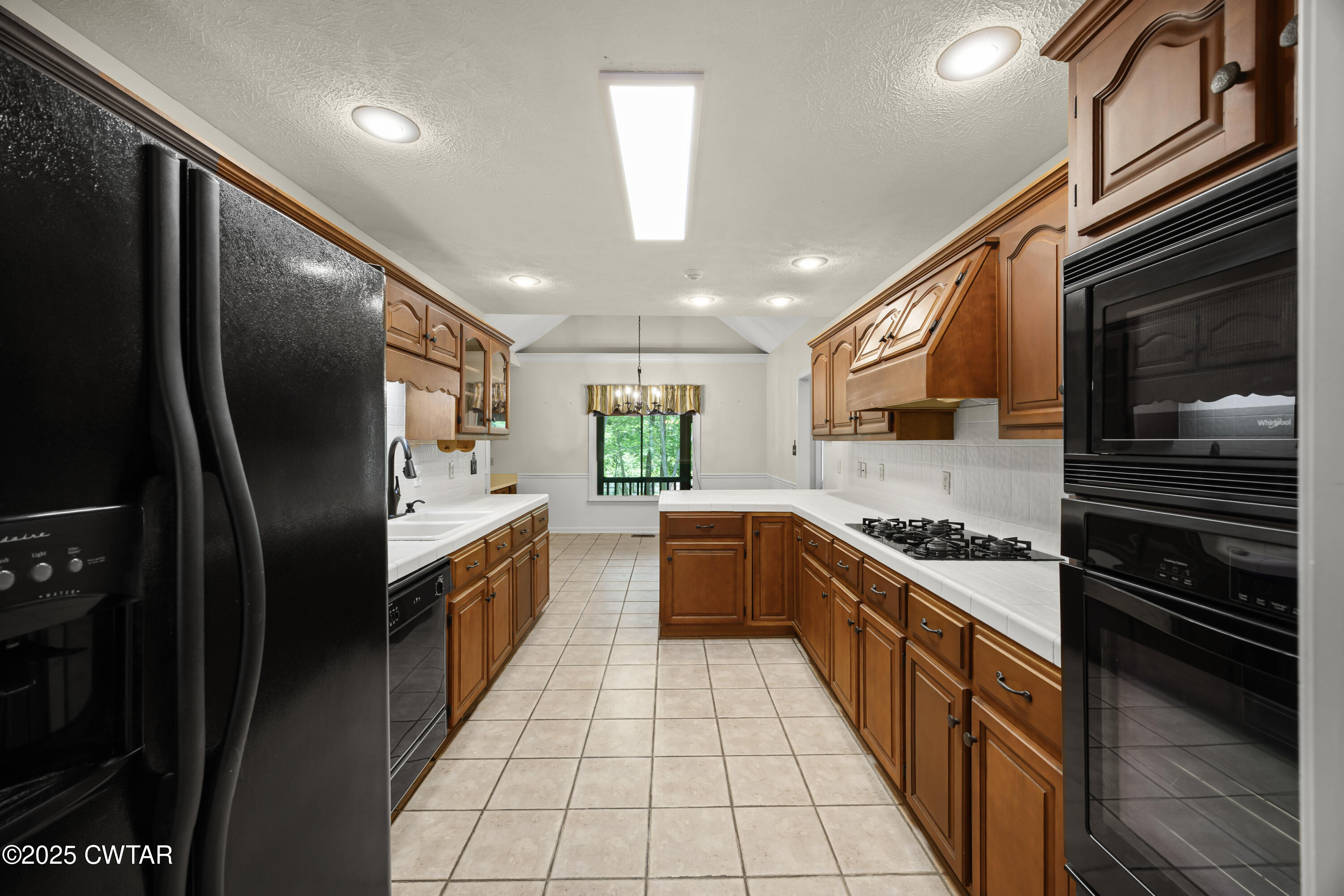 121 Paddock Place
