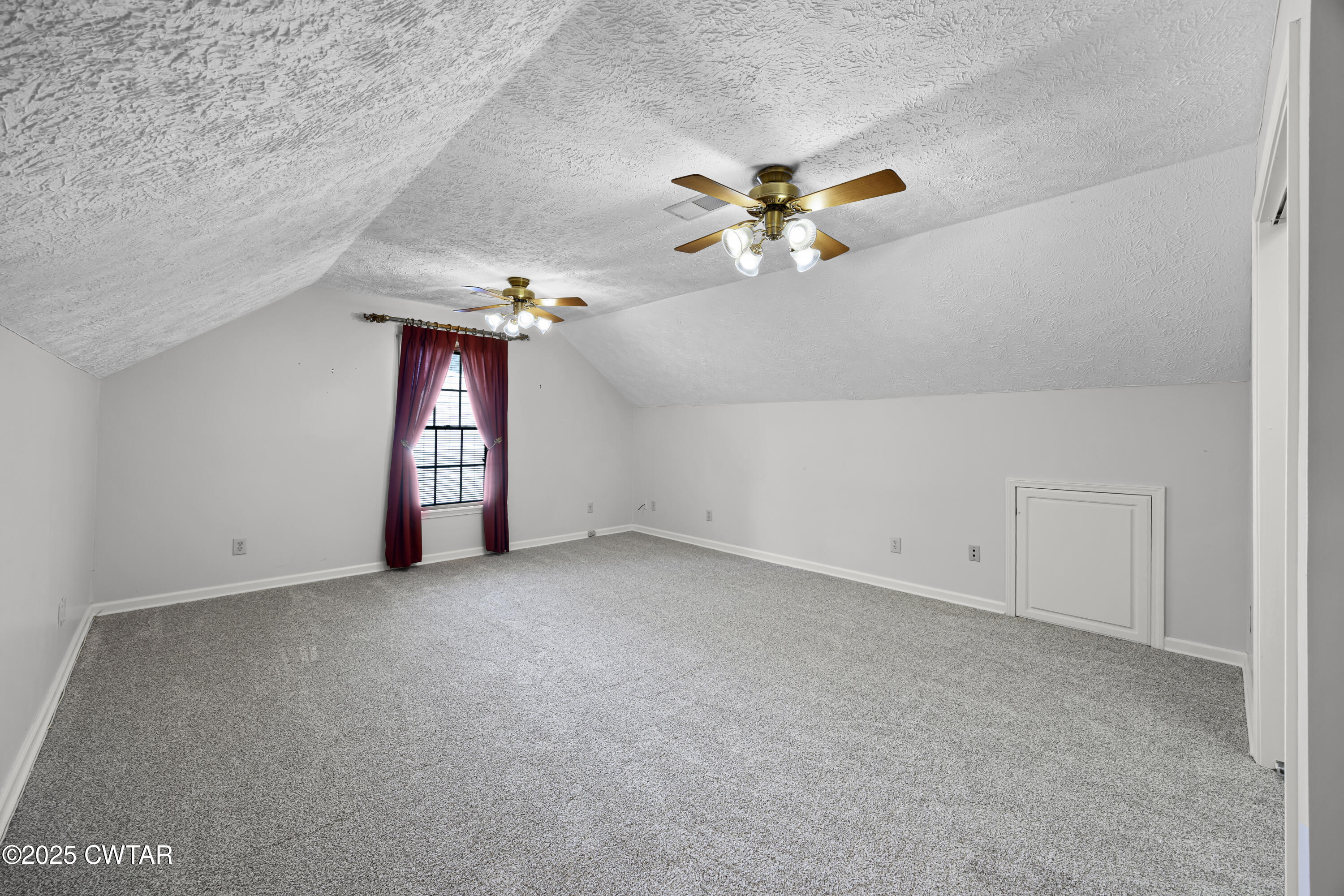 121 Paddock Place