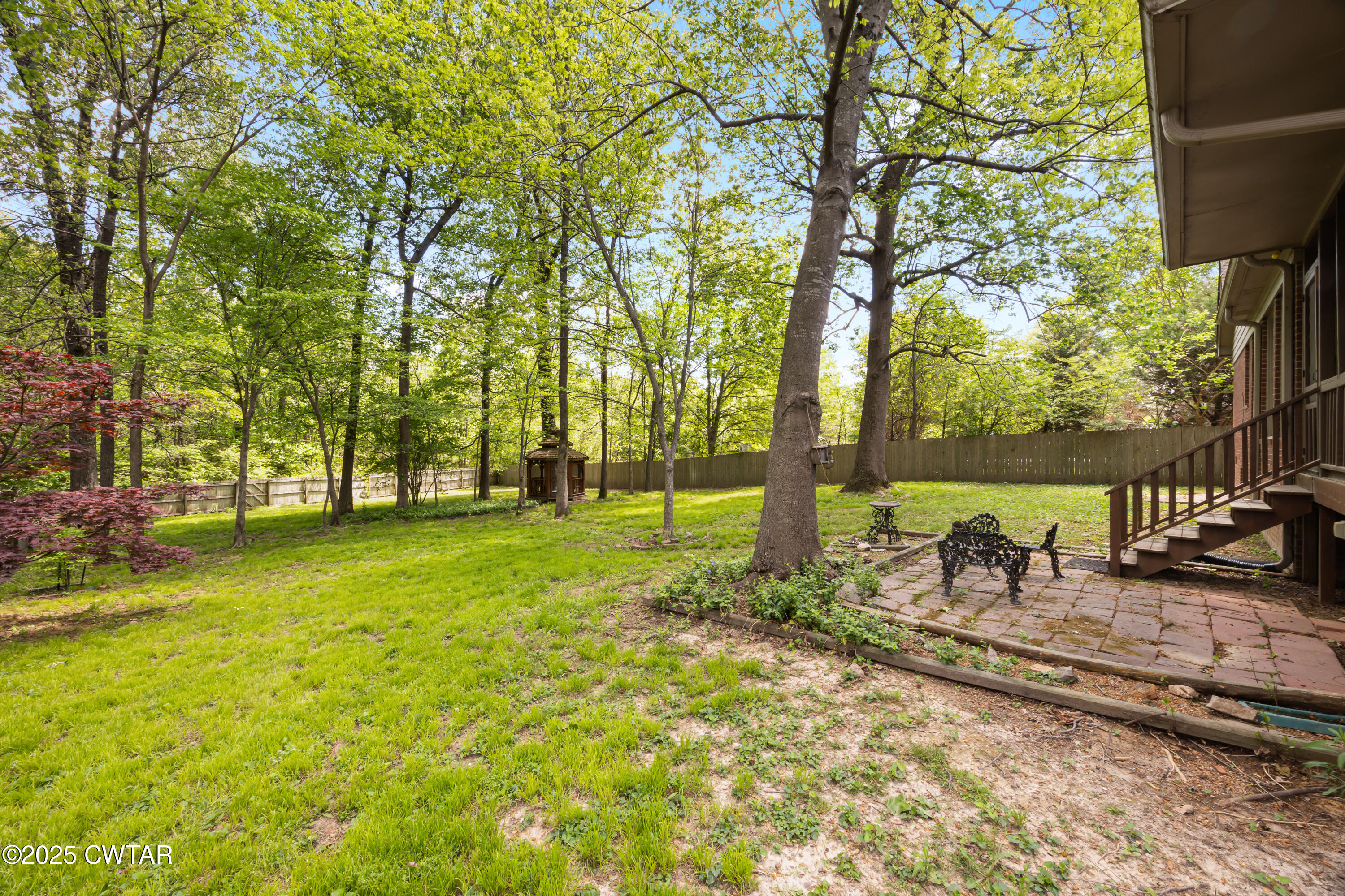 121 Paddock Place