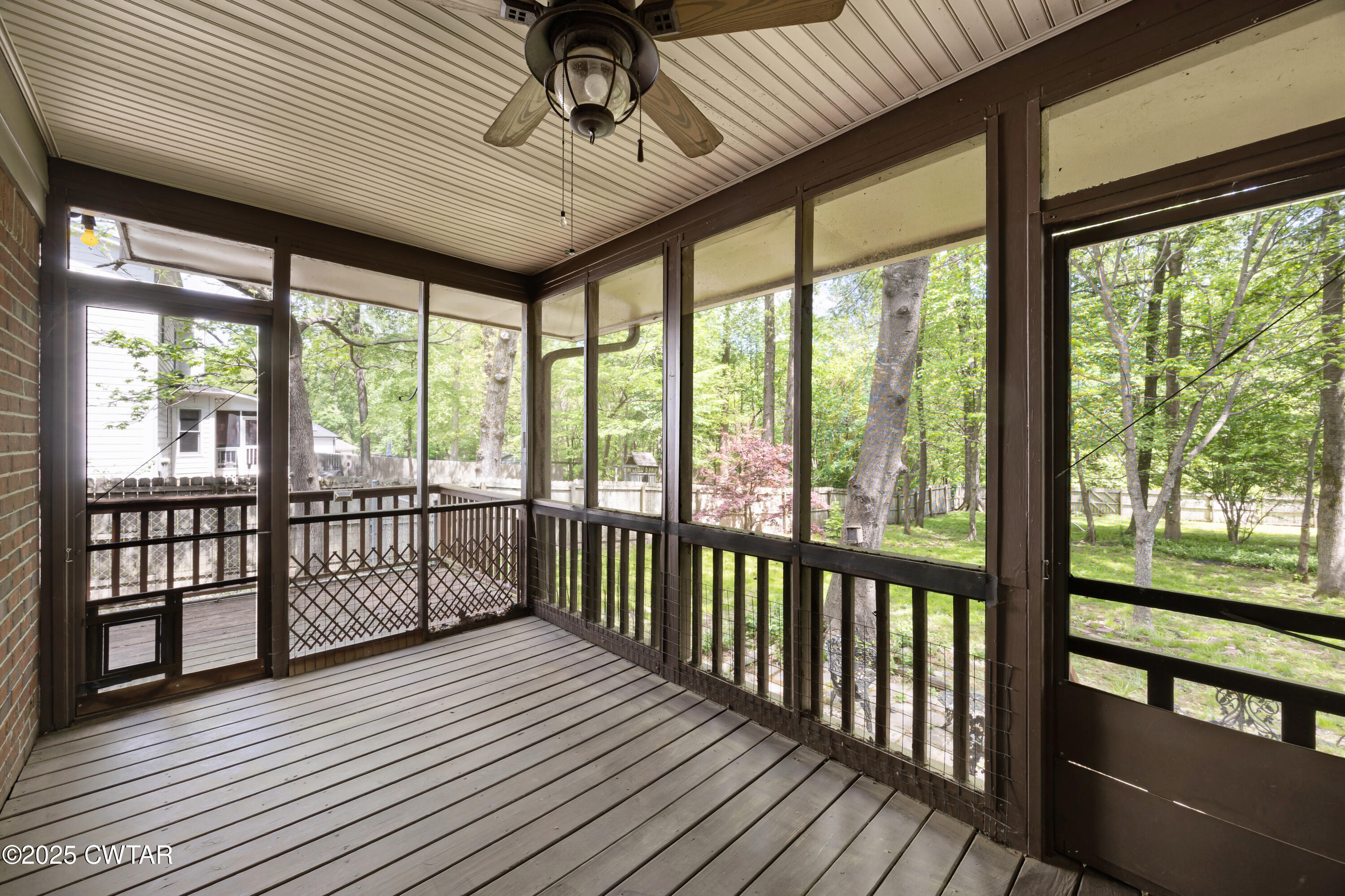 121 Paddock Place
