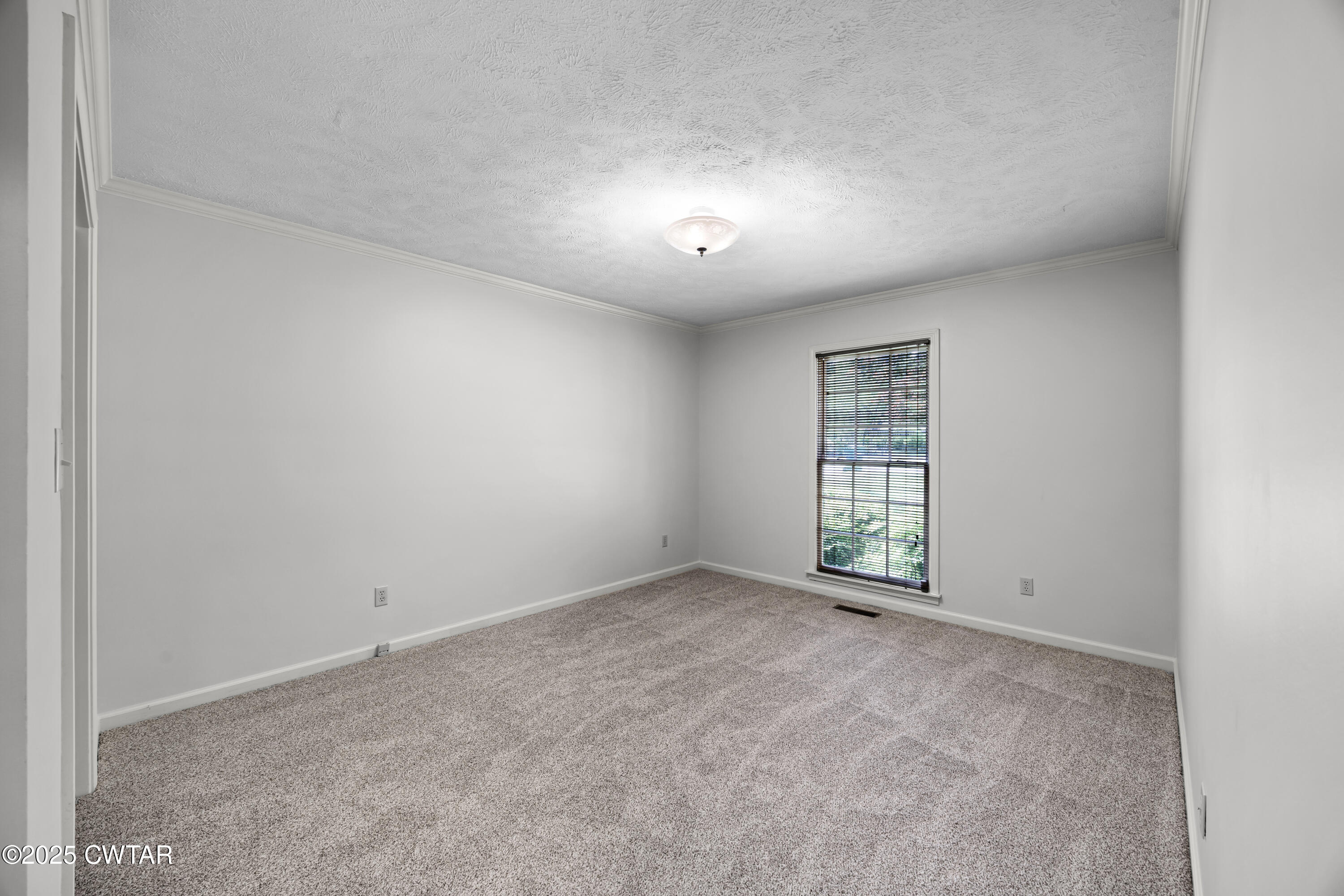 121 Paddock Place