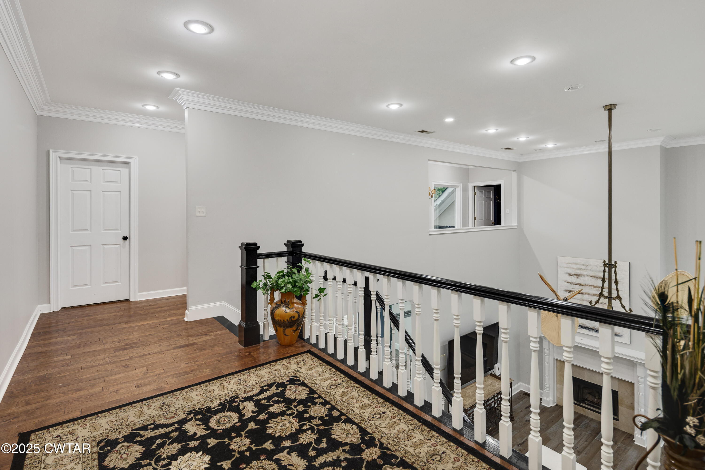 51 Crownpointe Cove