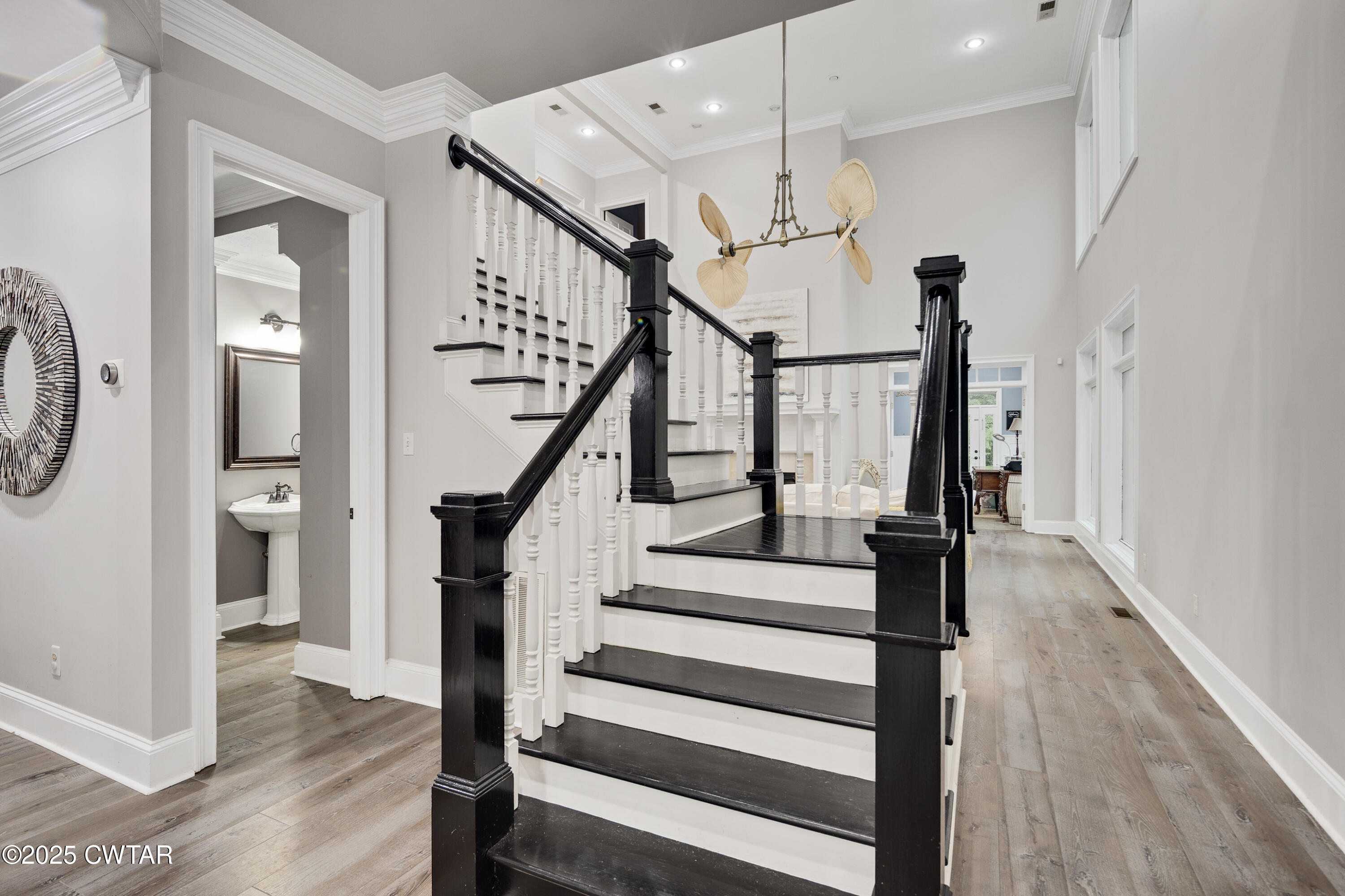 51 Crownpointe Cove