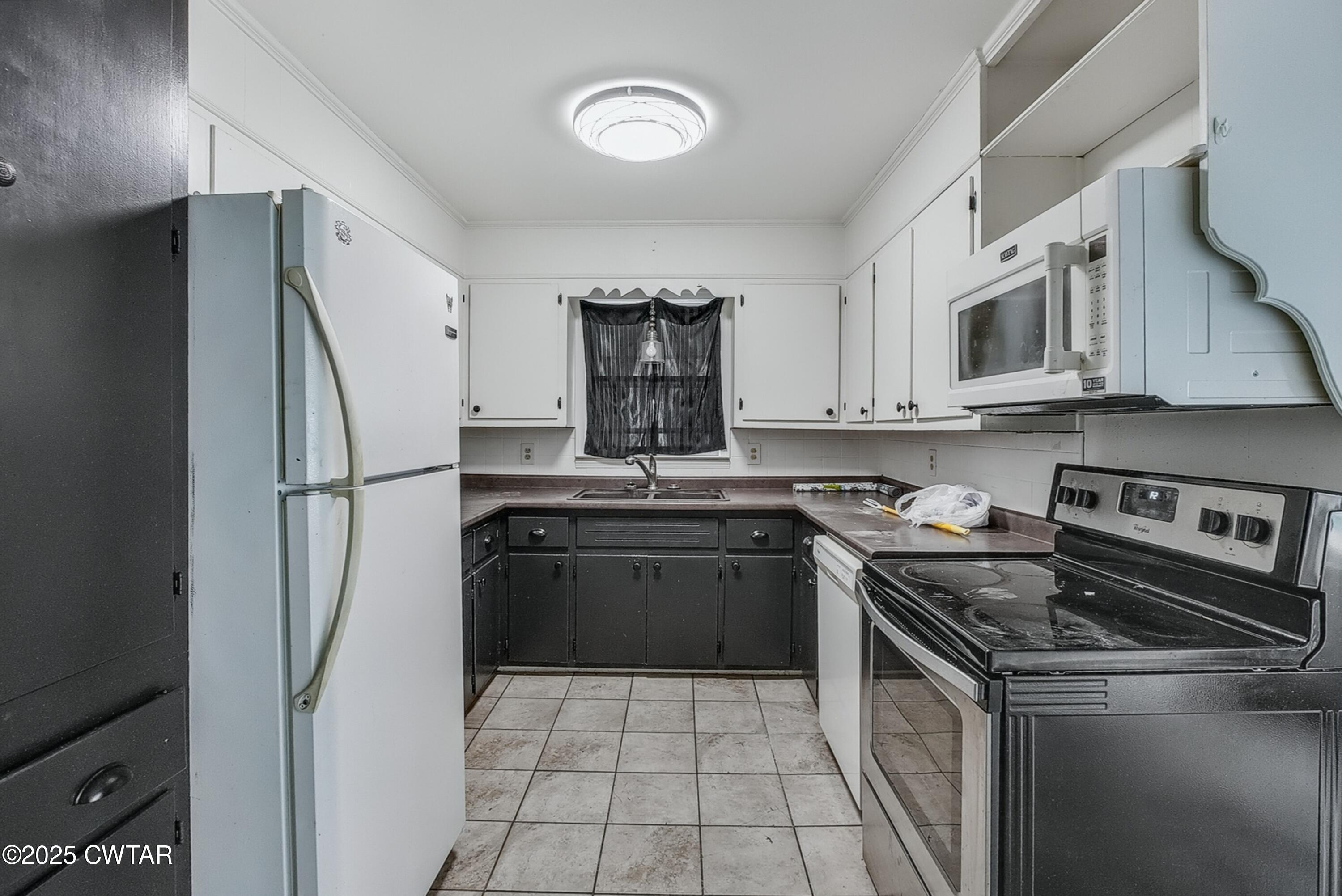 75 Fieldcrest Drive