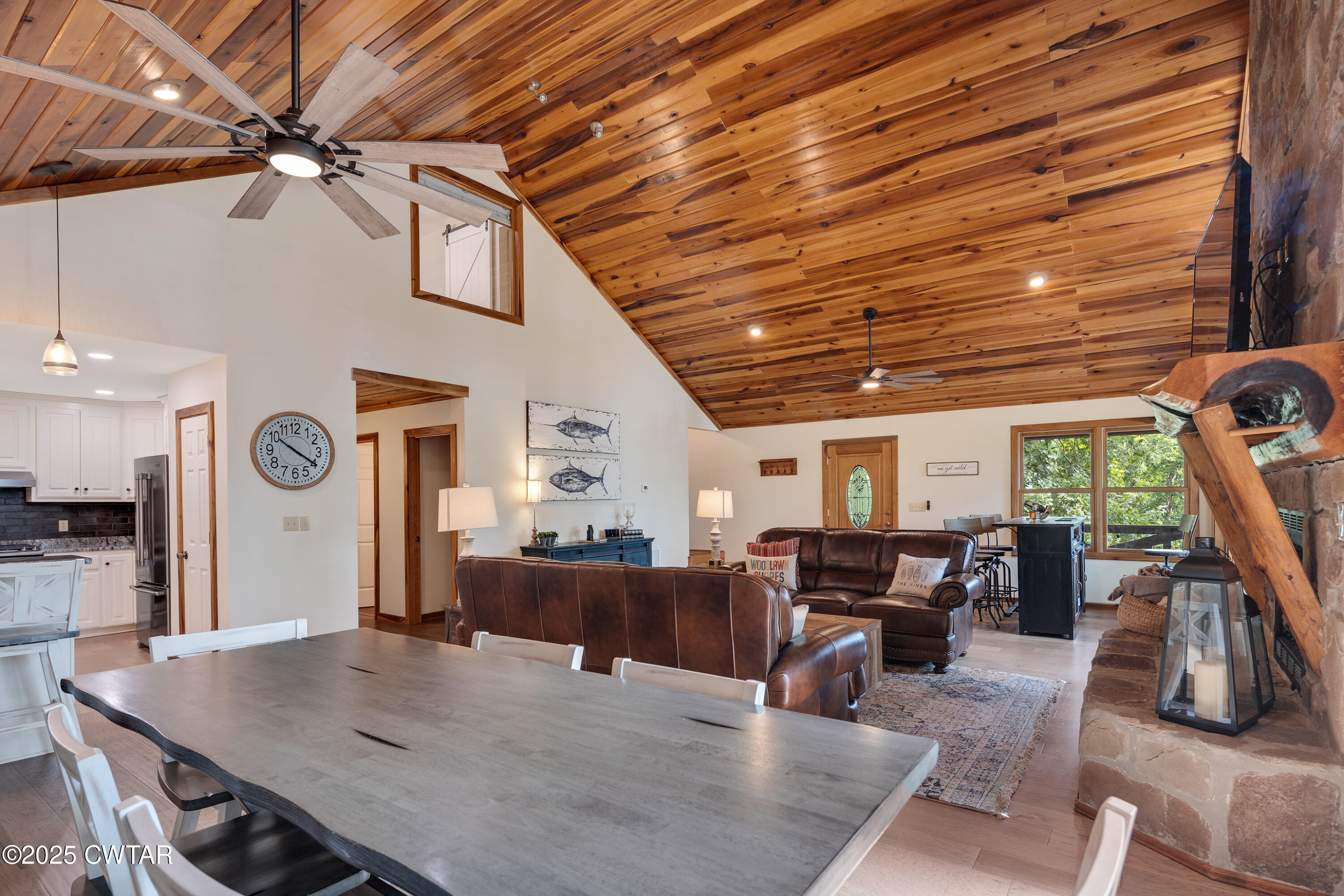 160 Lakeshore Drive