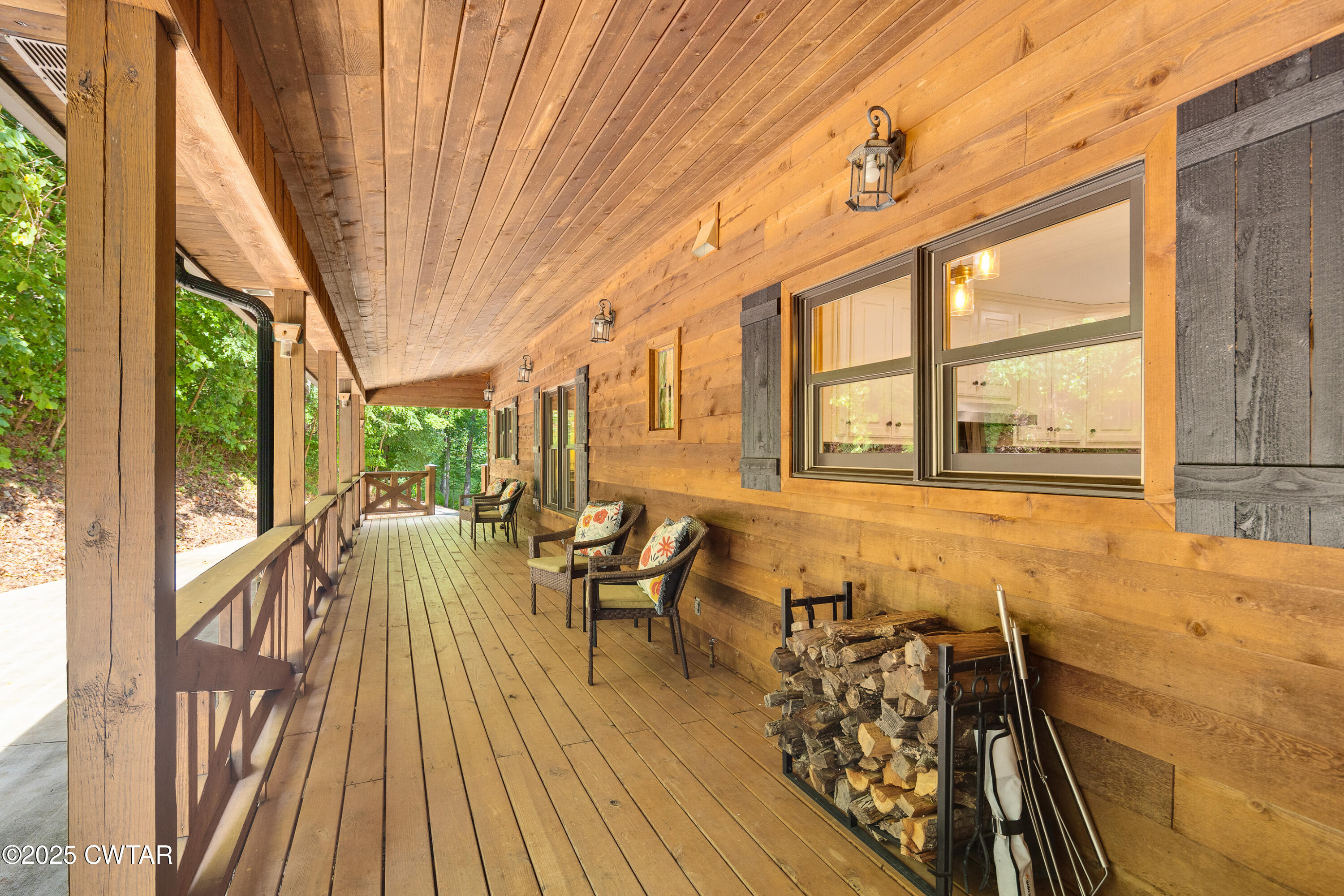 160 Lakeshore Drive