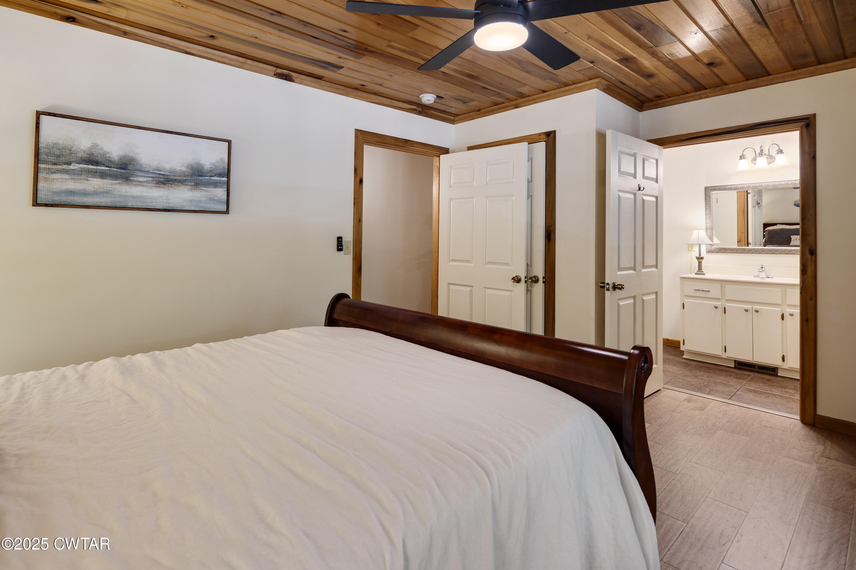 160 Lakeshore Drive
