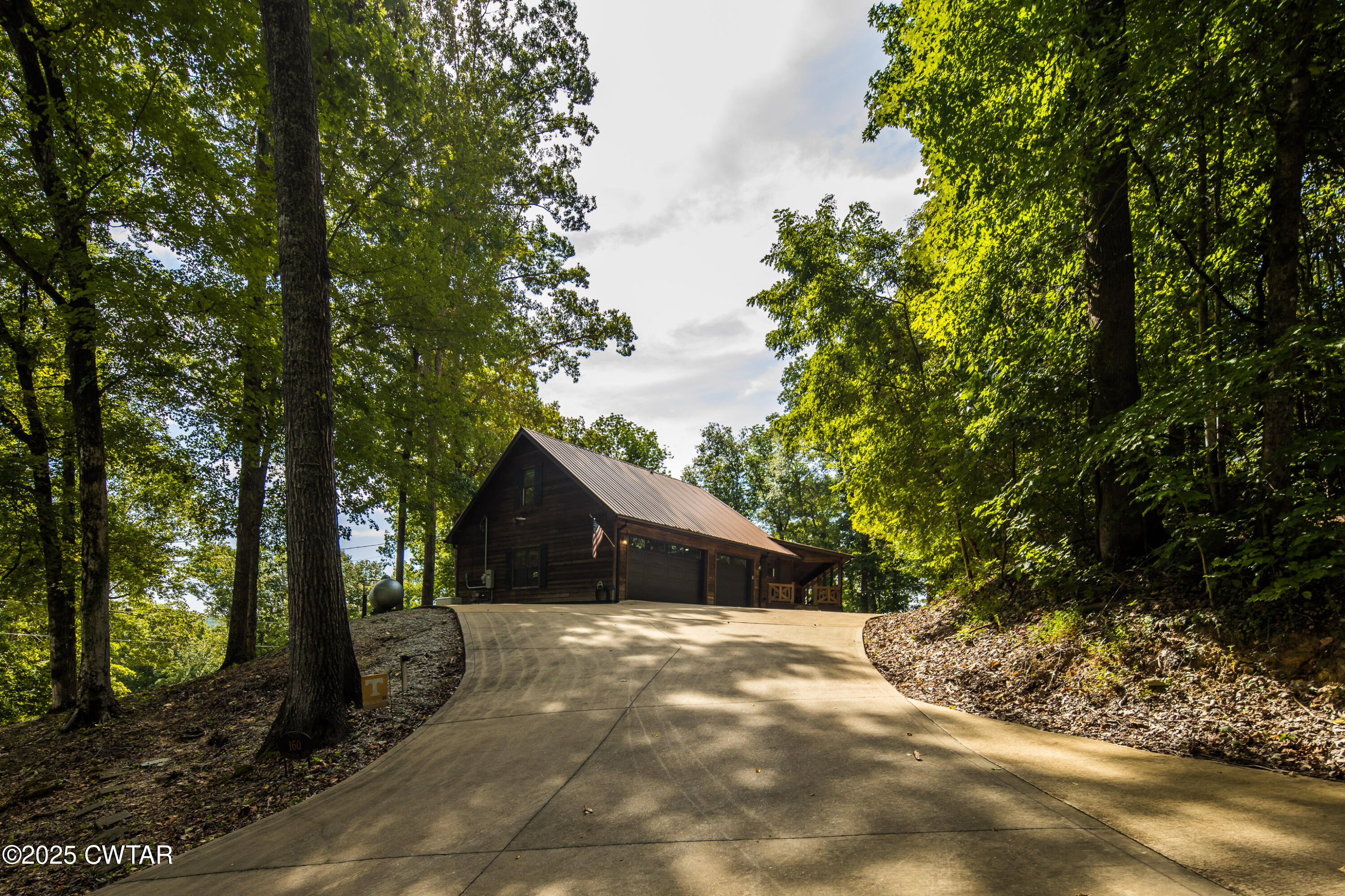 160 Lakeshore Drive