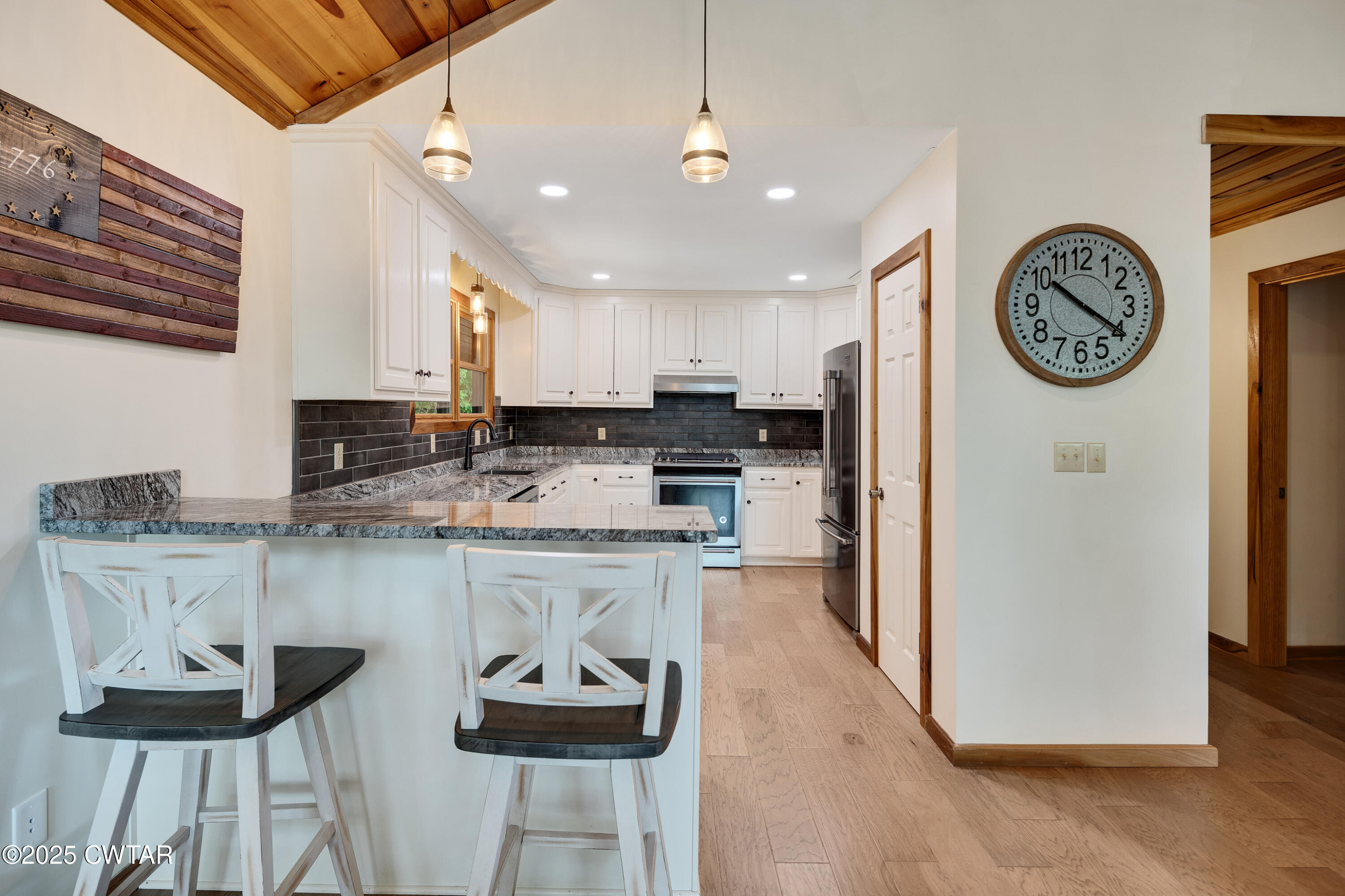 160 Lakeshore Drive