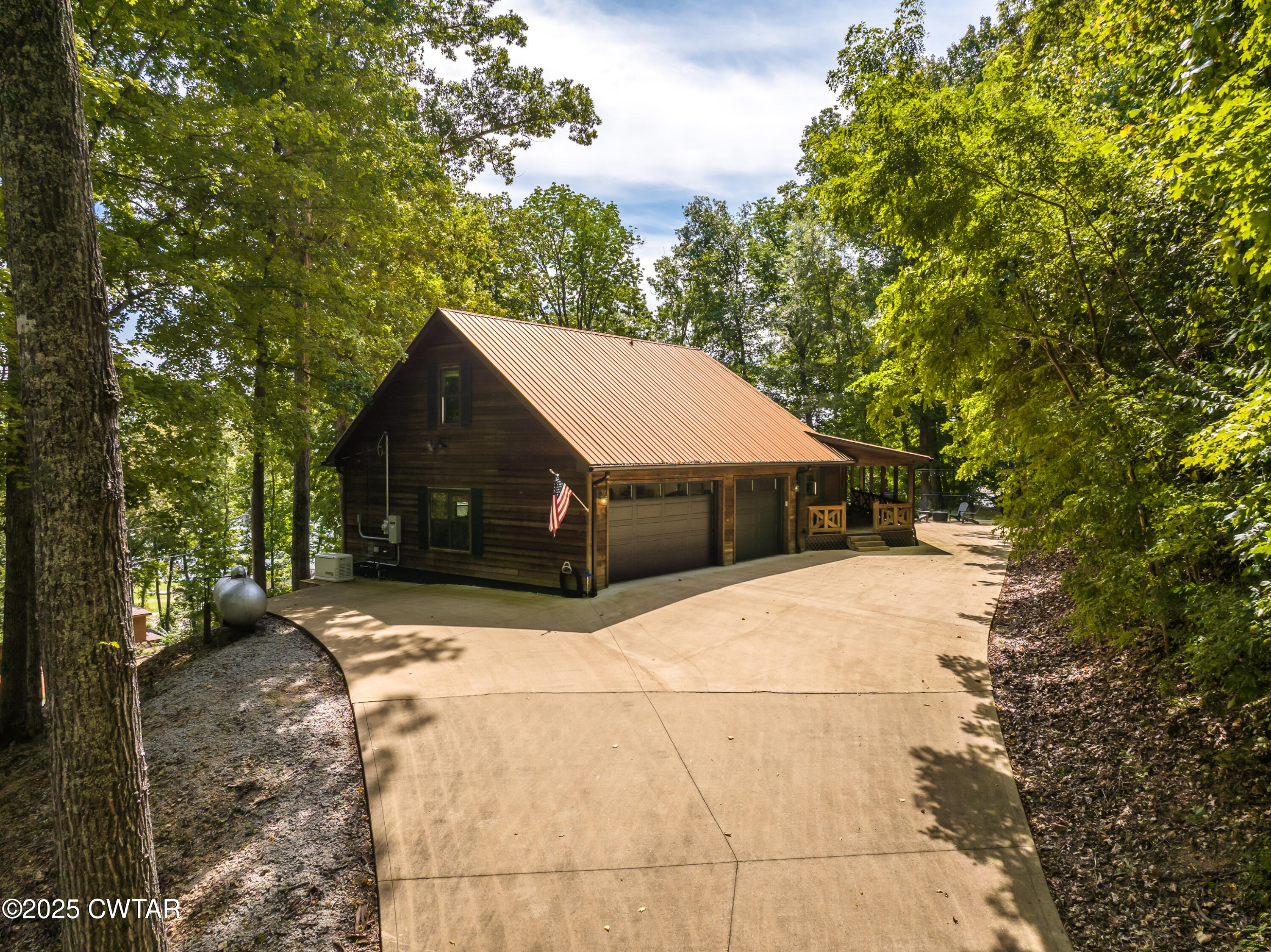 160 Lakeshore Drive