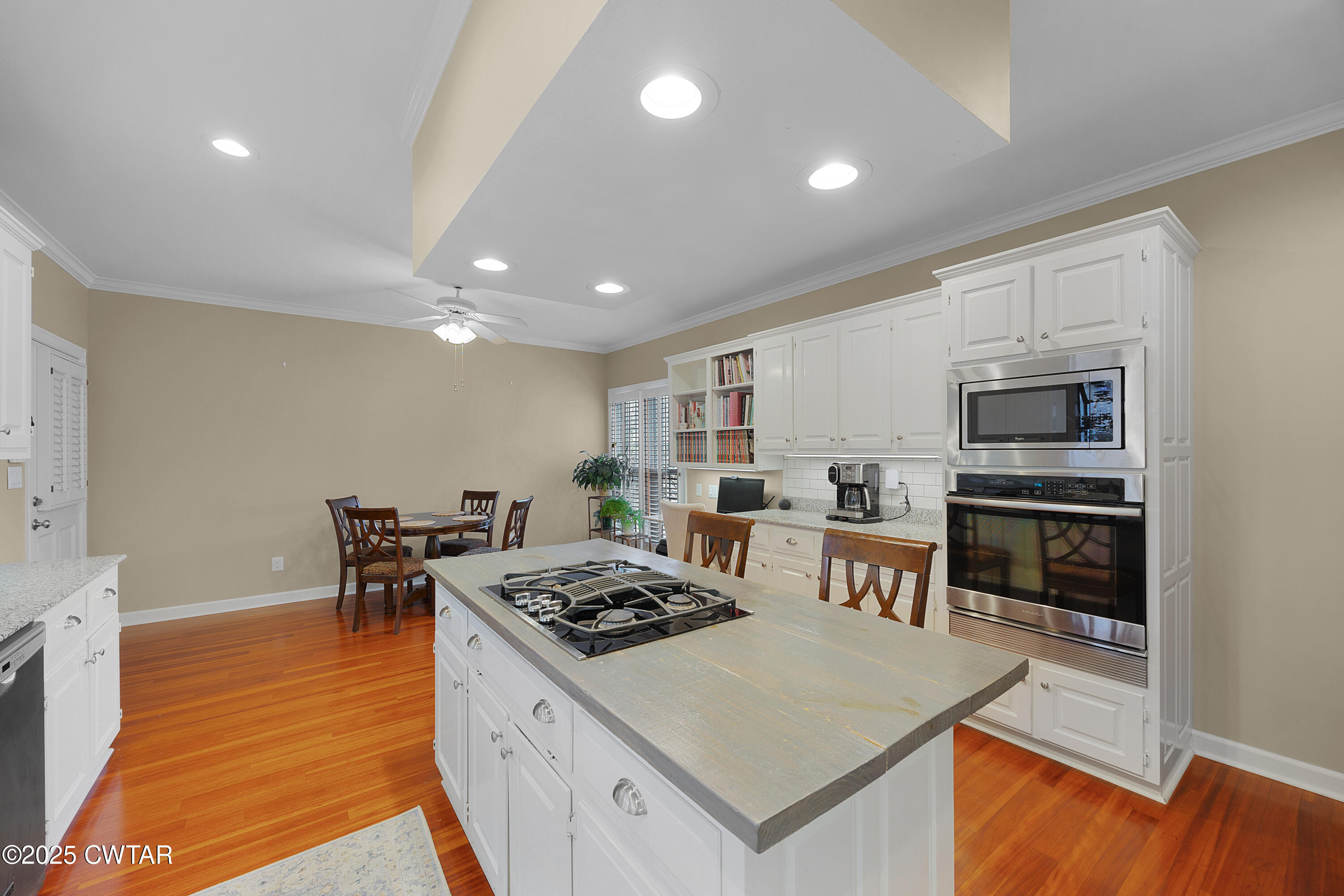 21 Broadmoor