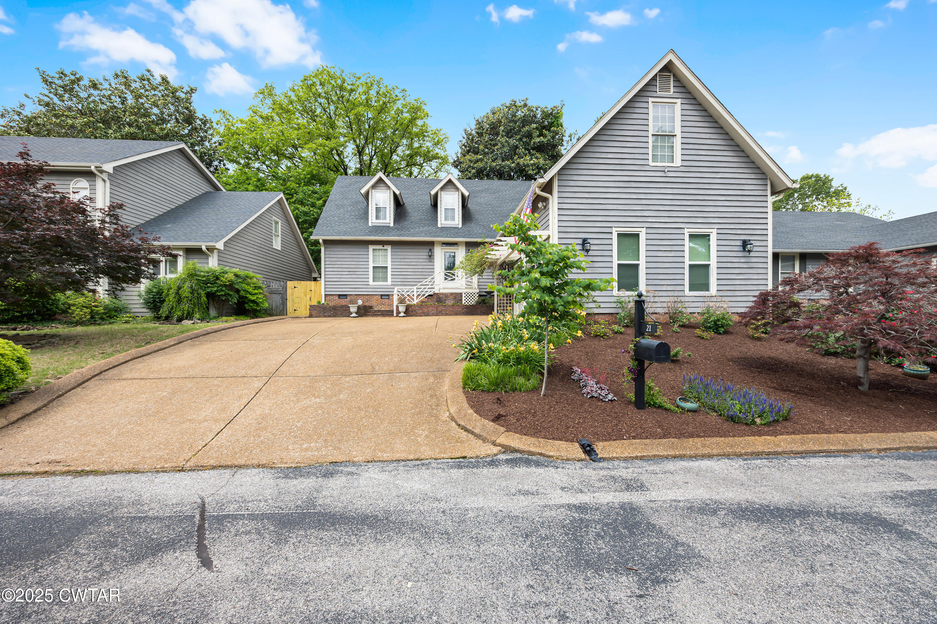 21 Broadmoor