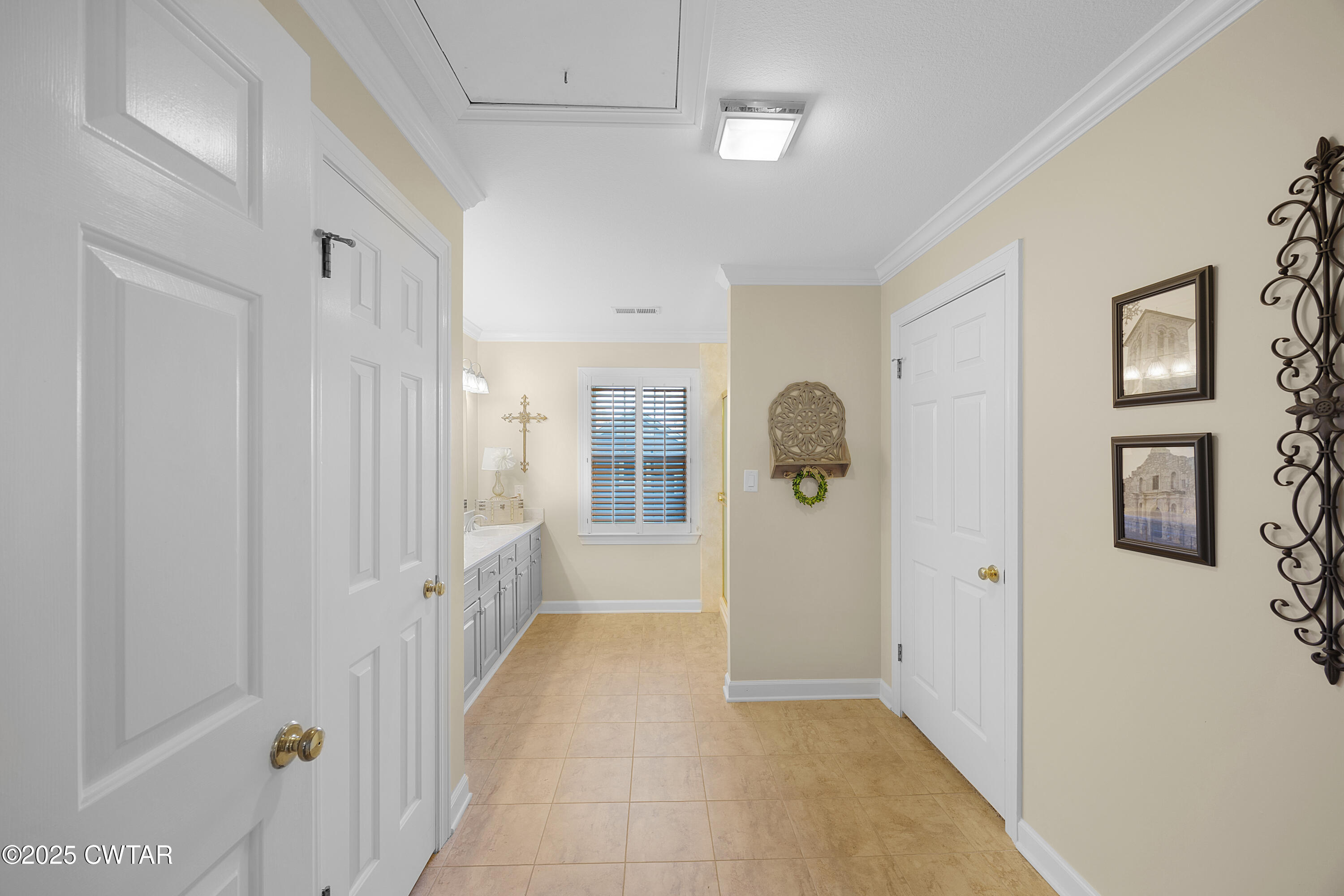 21 Broadmoor
