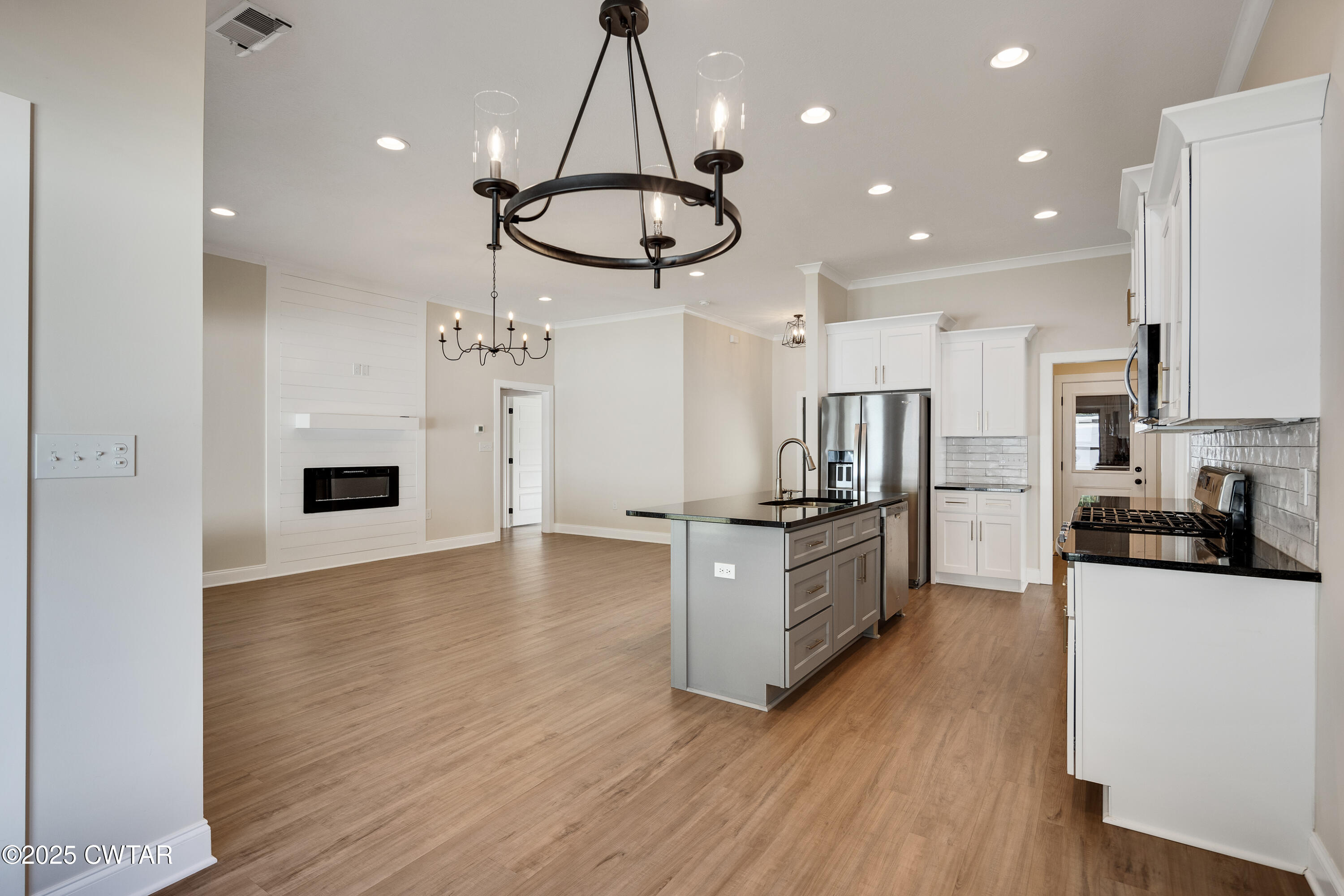 18 Kingston Crk Drive