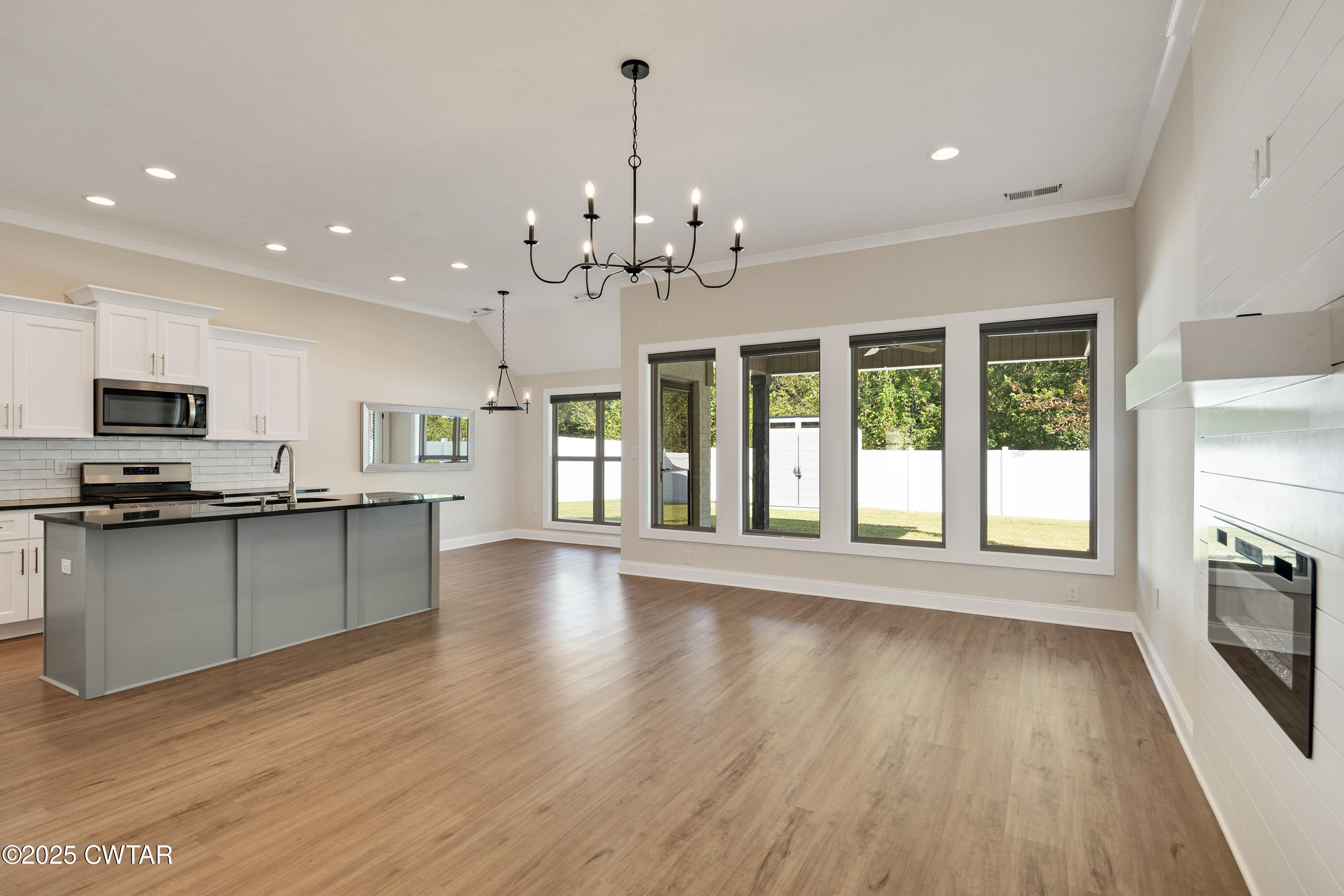 18 Kingston Crk Drive