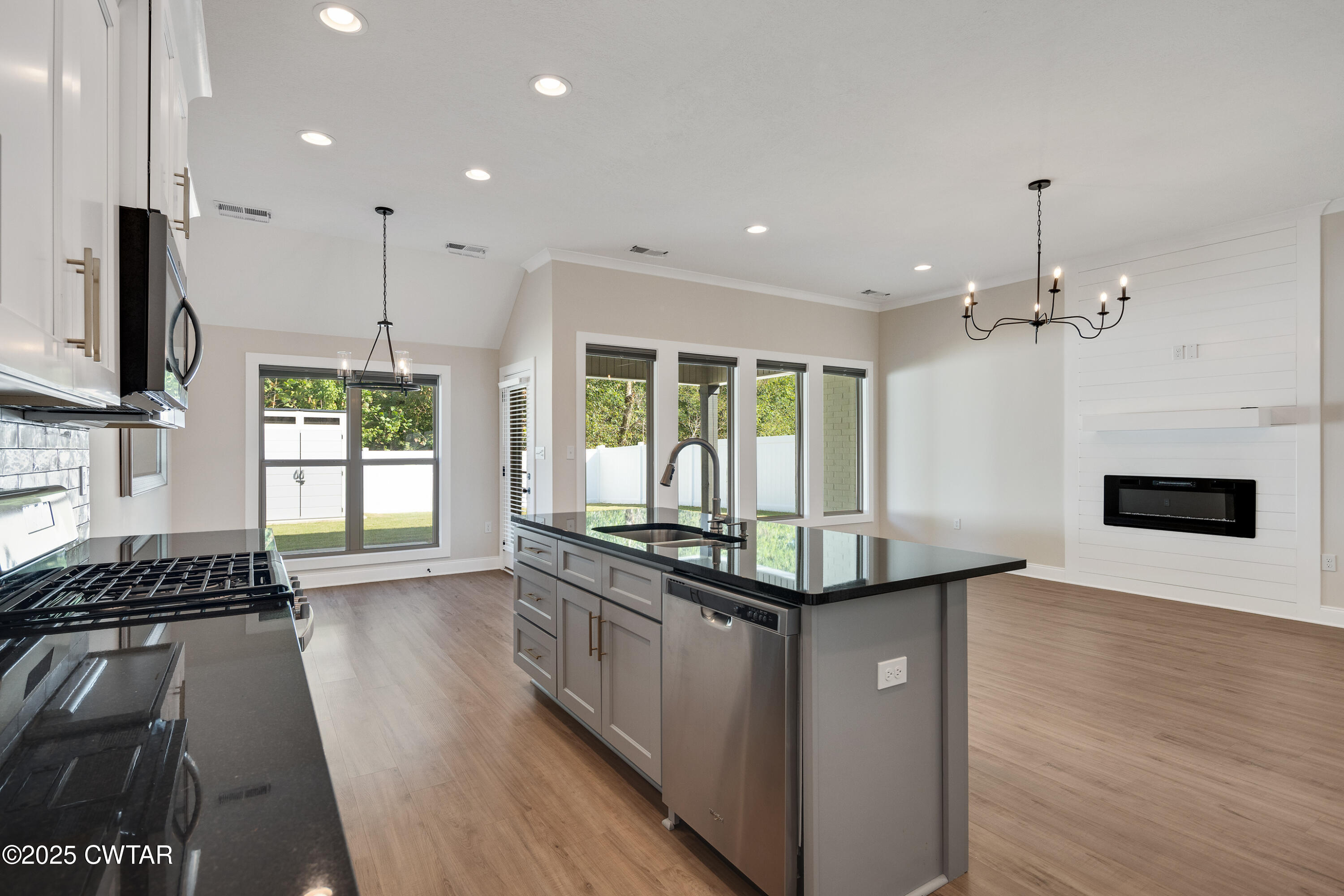 18 Kingston Crk Drive