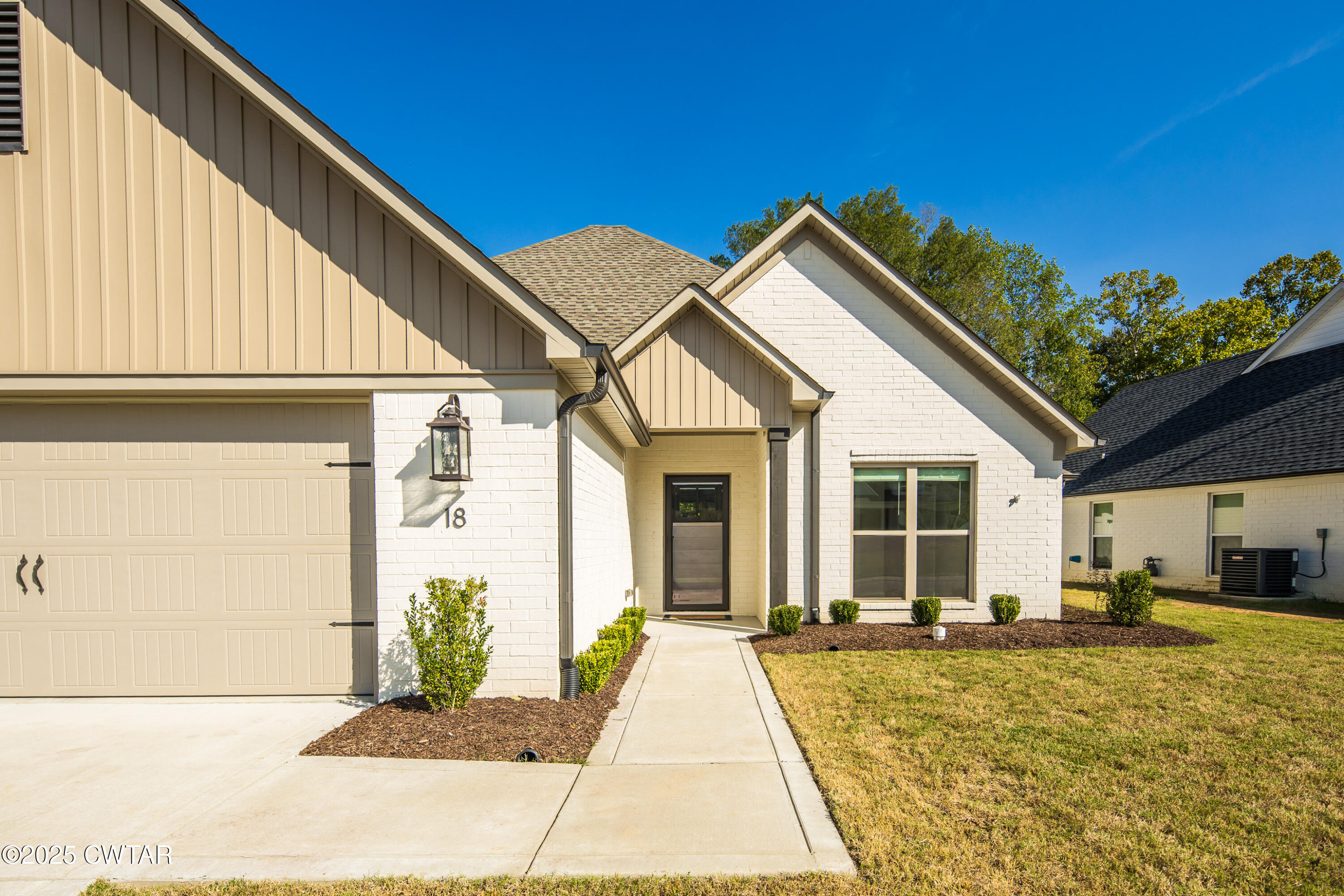 18 Kingston Crk Drive