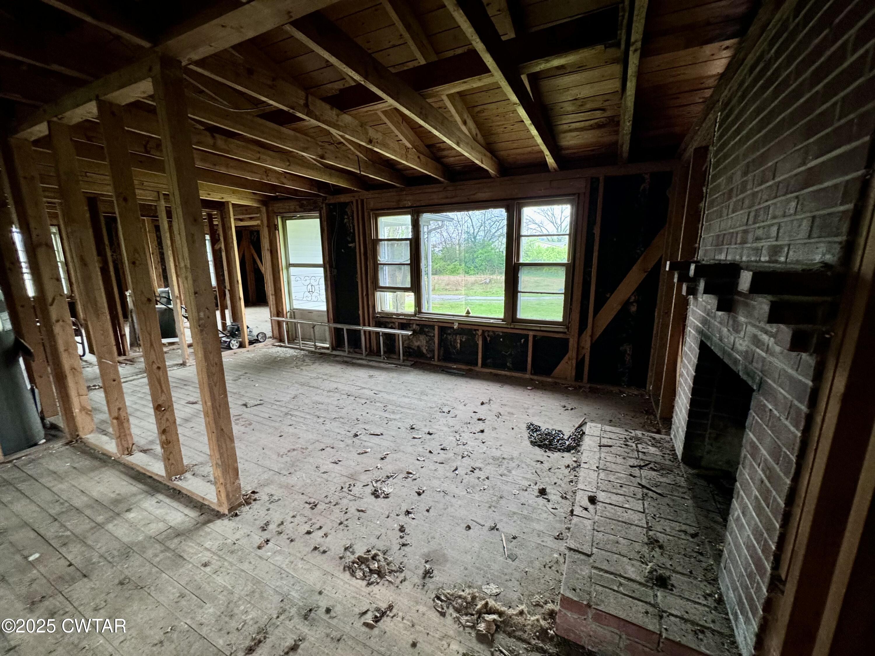 120 Lauderdale Court