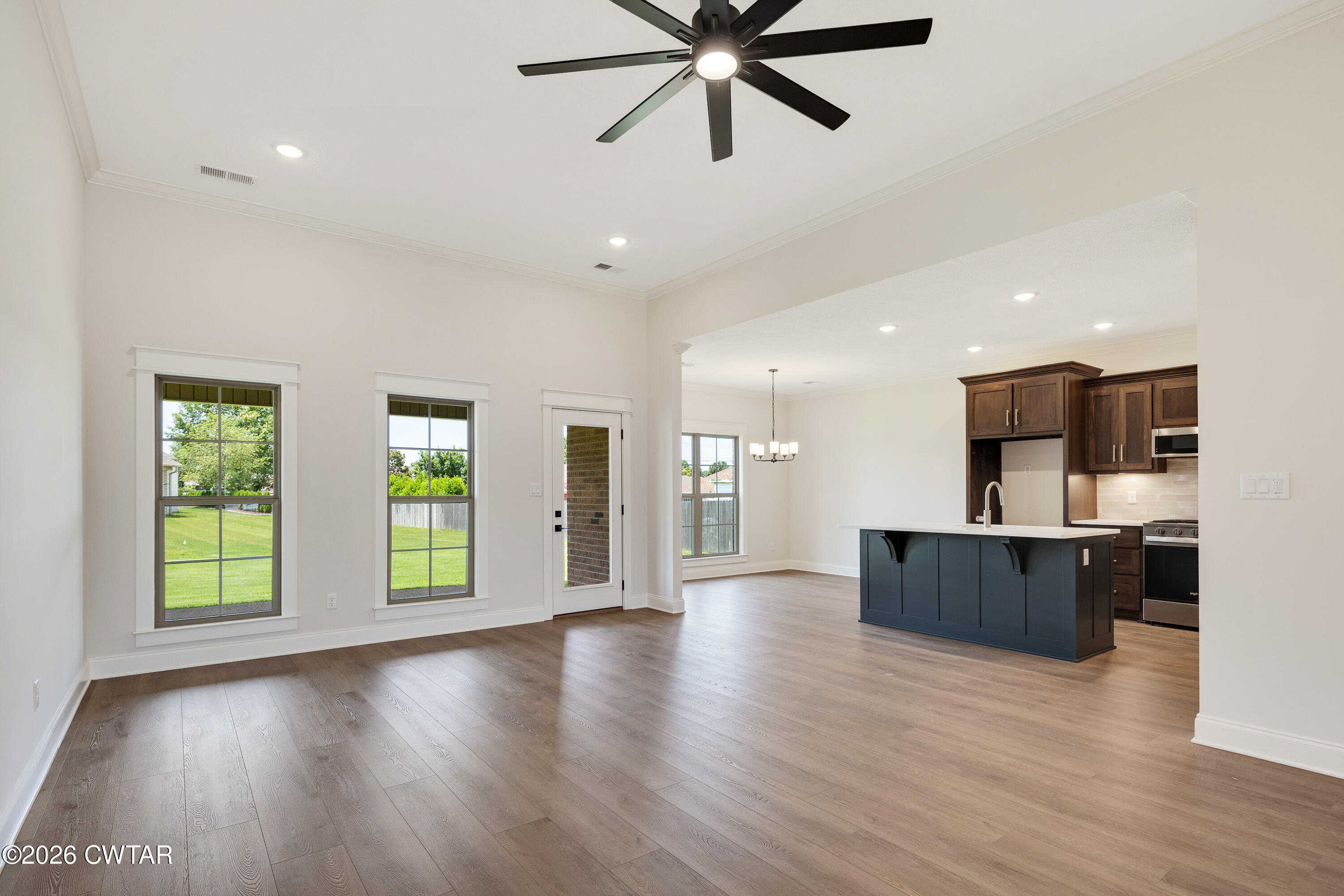 141 Roxbury Drive
