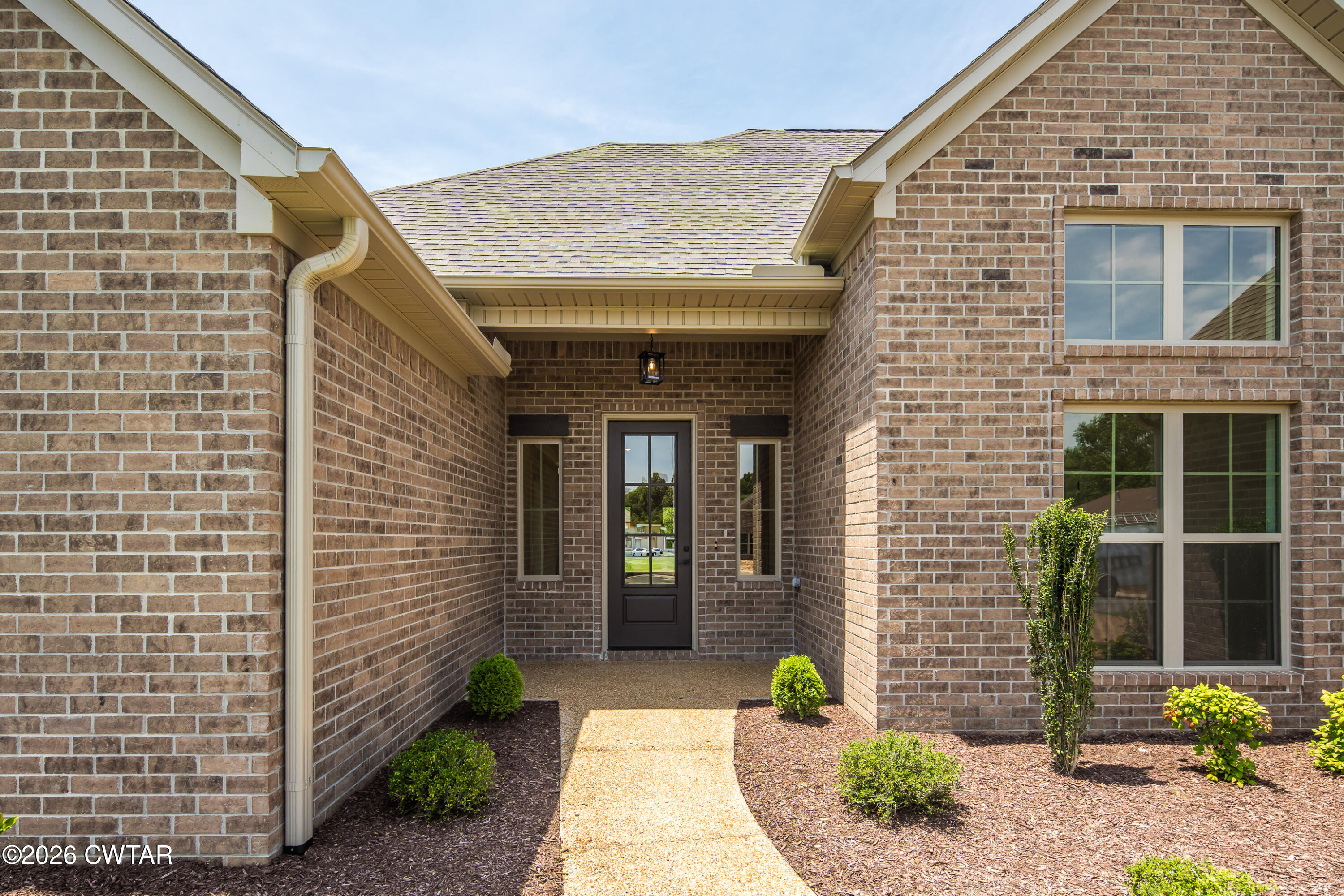 141 Roxbury Drive