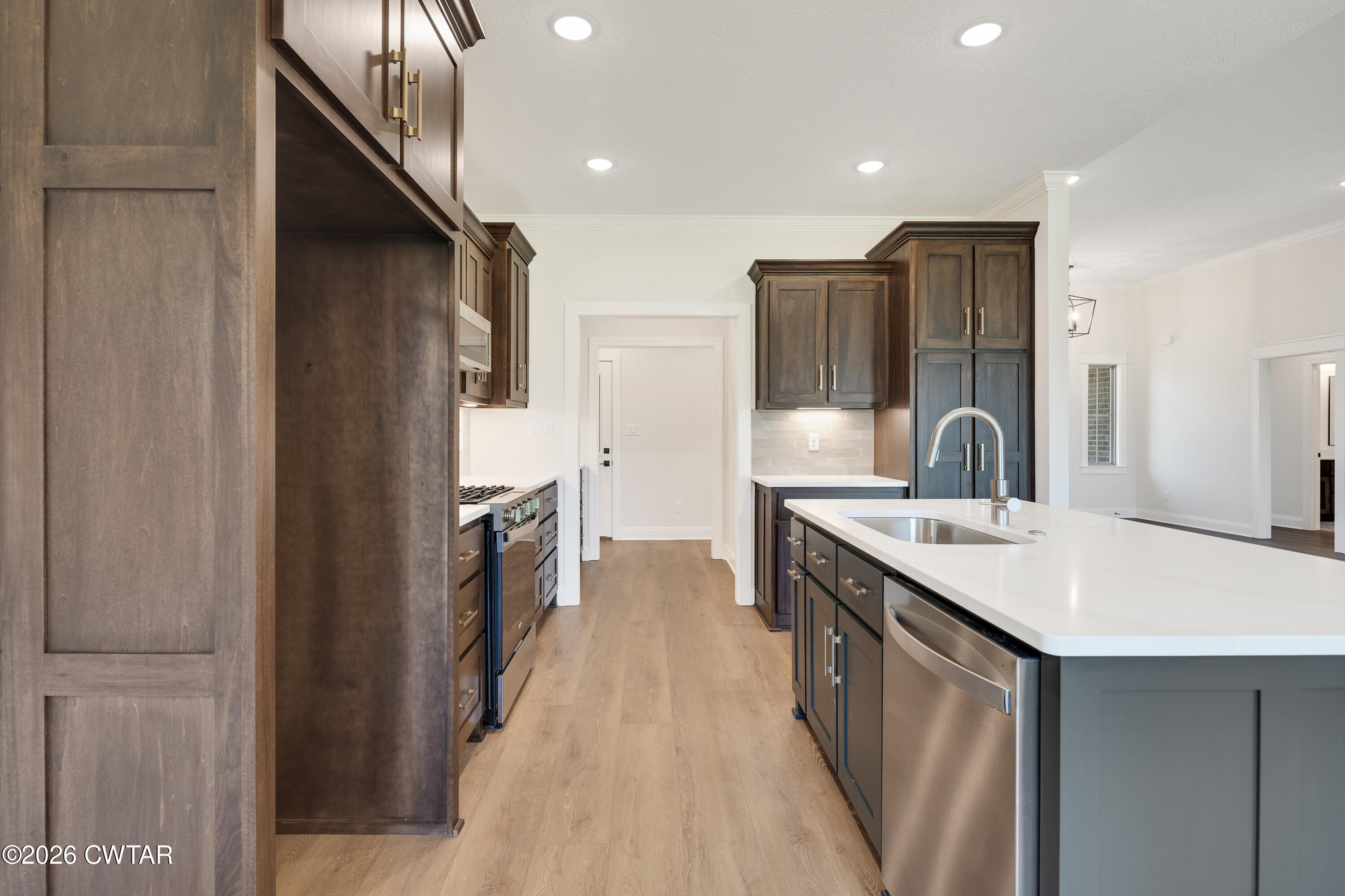 141 Roxbury Drive