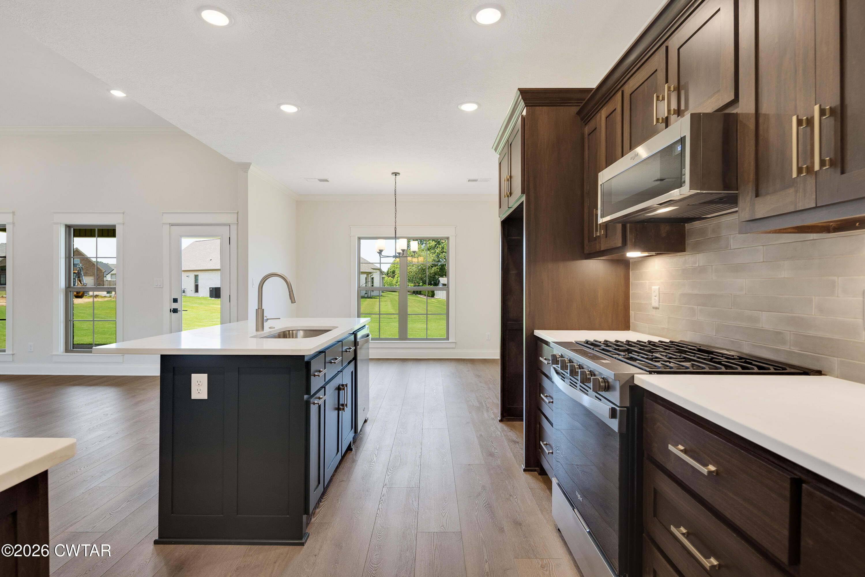 141 Roxbury Drive